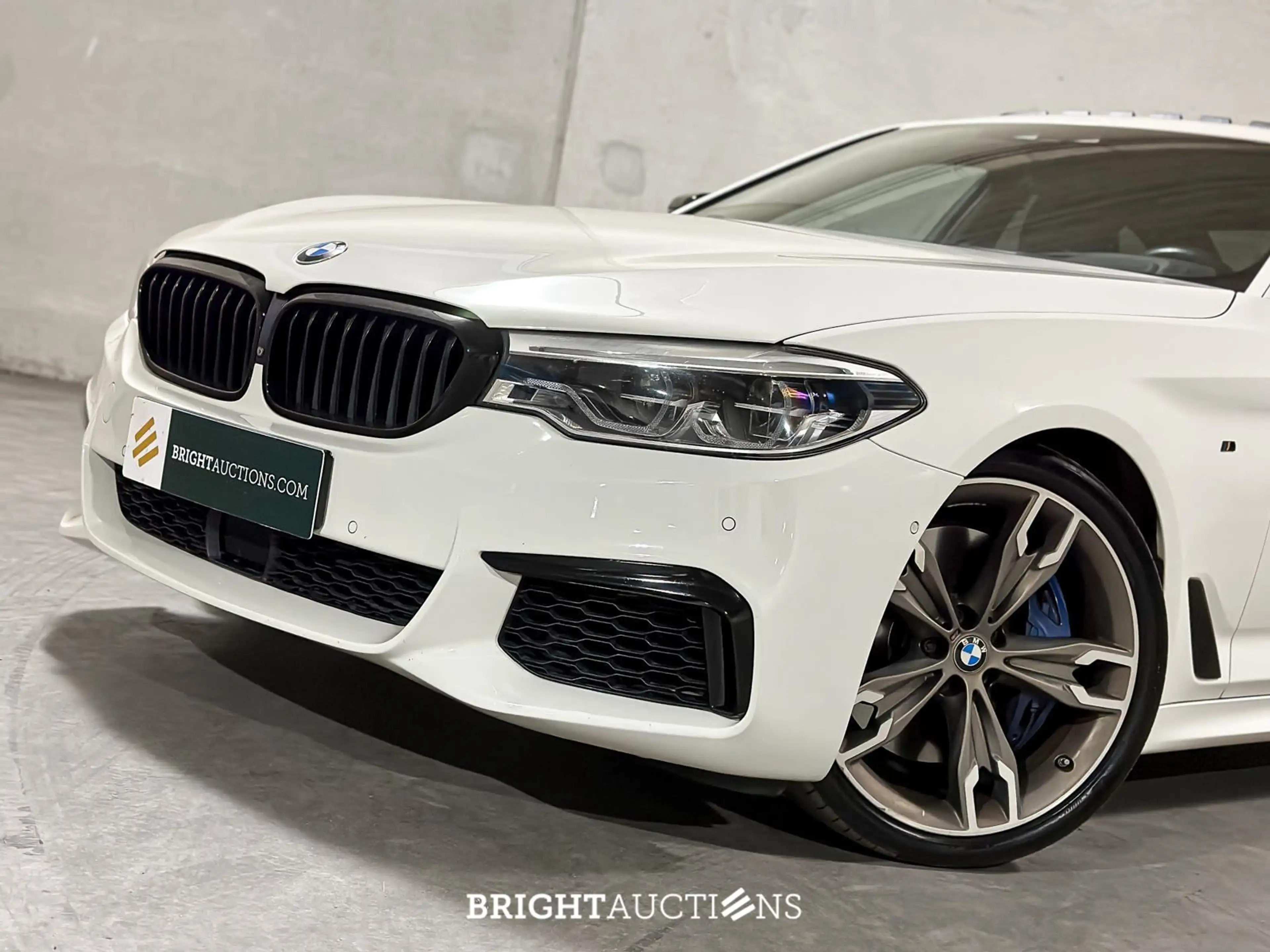 BMW M550 5-serie M550i xDrive High Executive — photo 8