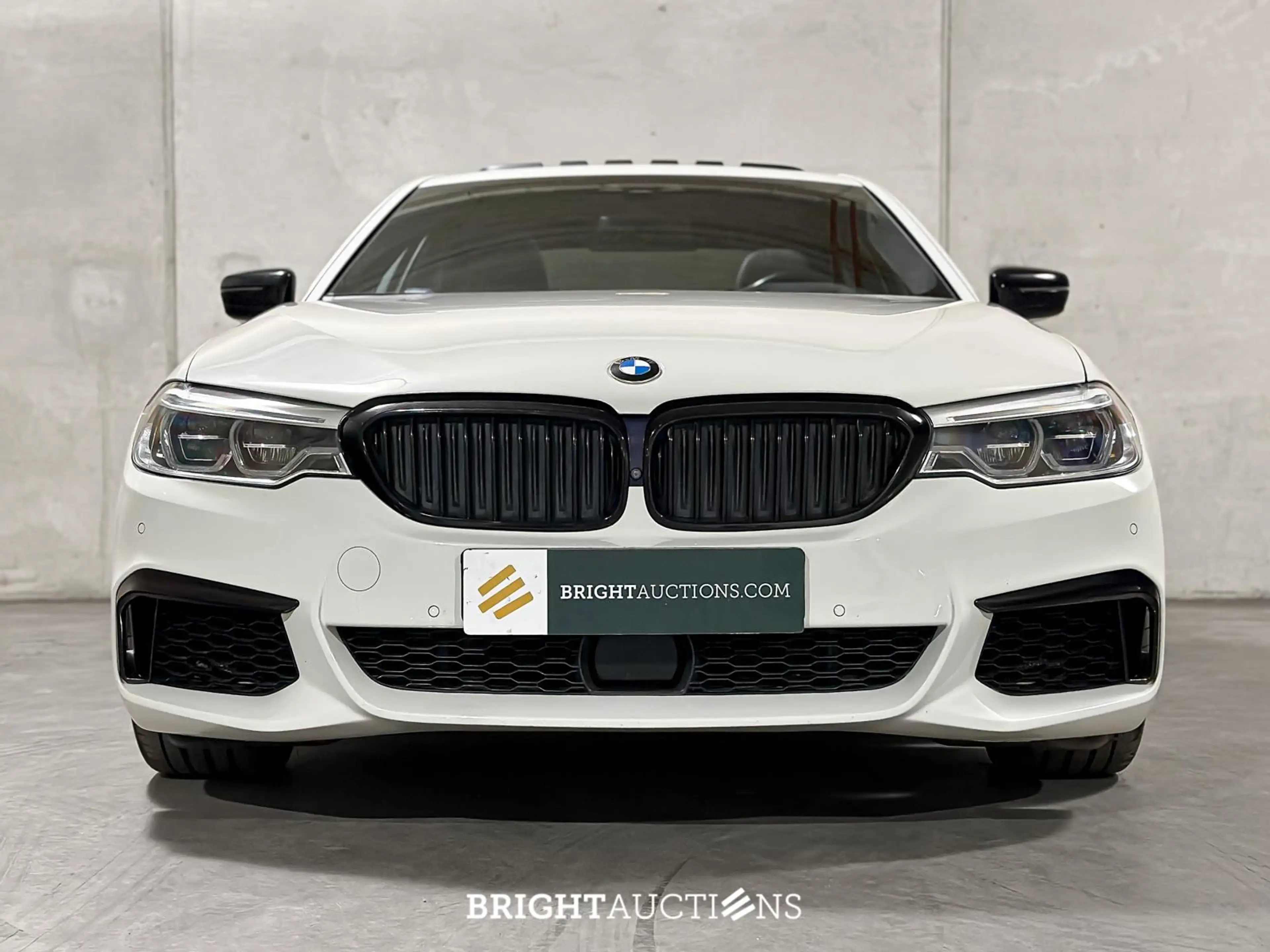 BMW M550 5-serie M550i xDrive High Executive — photo 11