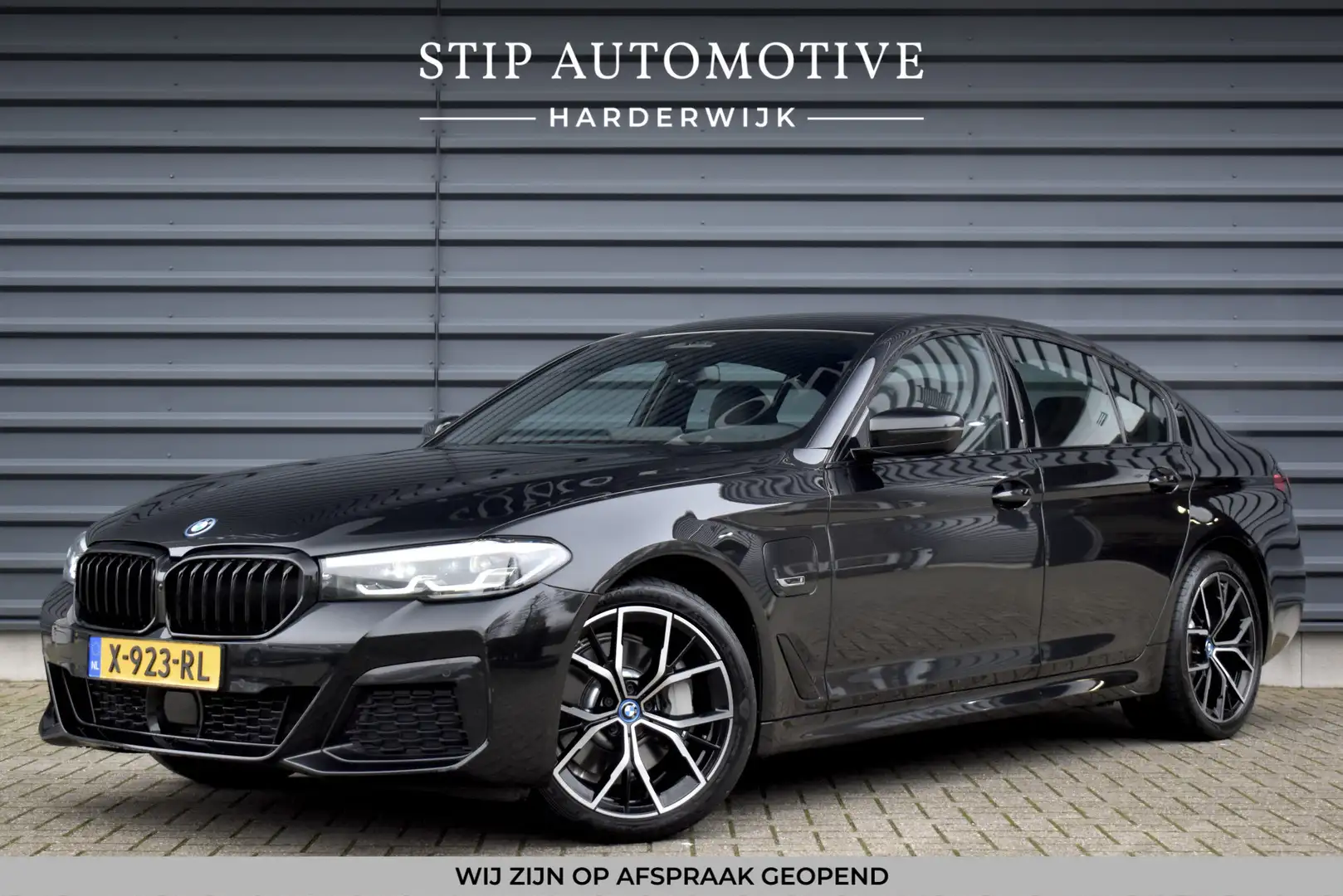 BMW 530 5 Serie 530e High Executive M Sport | Active Cruis Zwart - 1