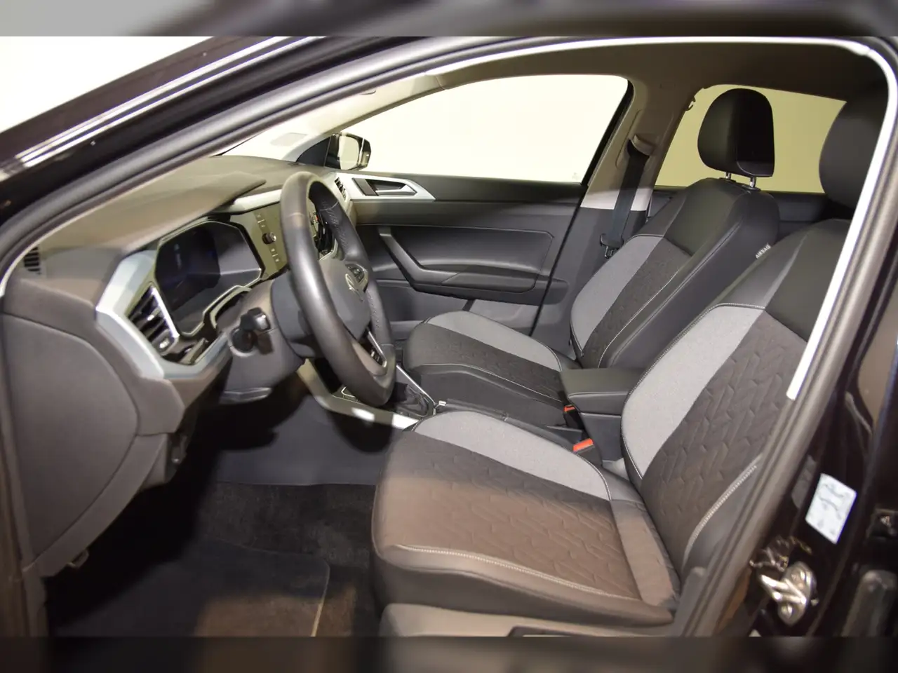 Volkswagen Polo TSI Goal App Connect - LED - Navi 10