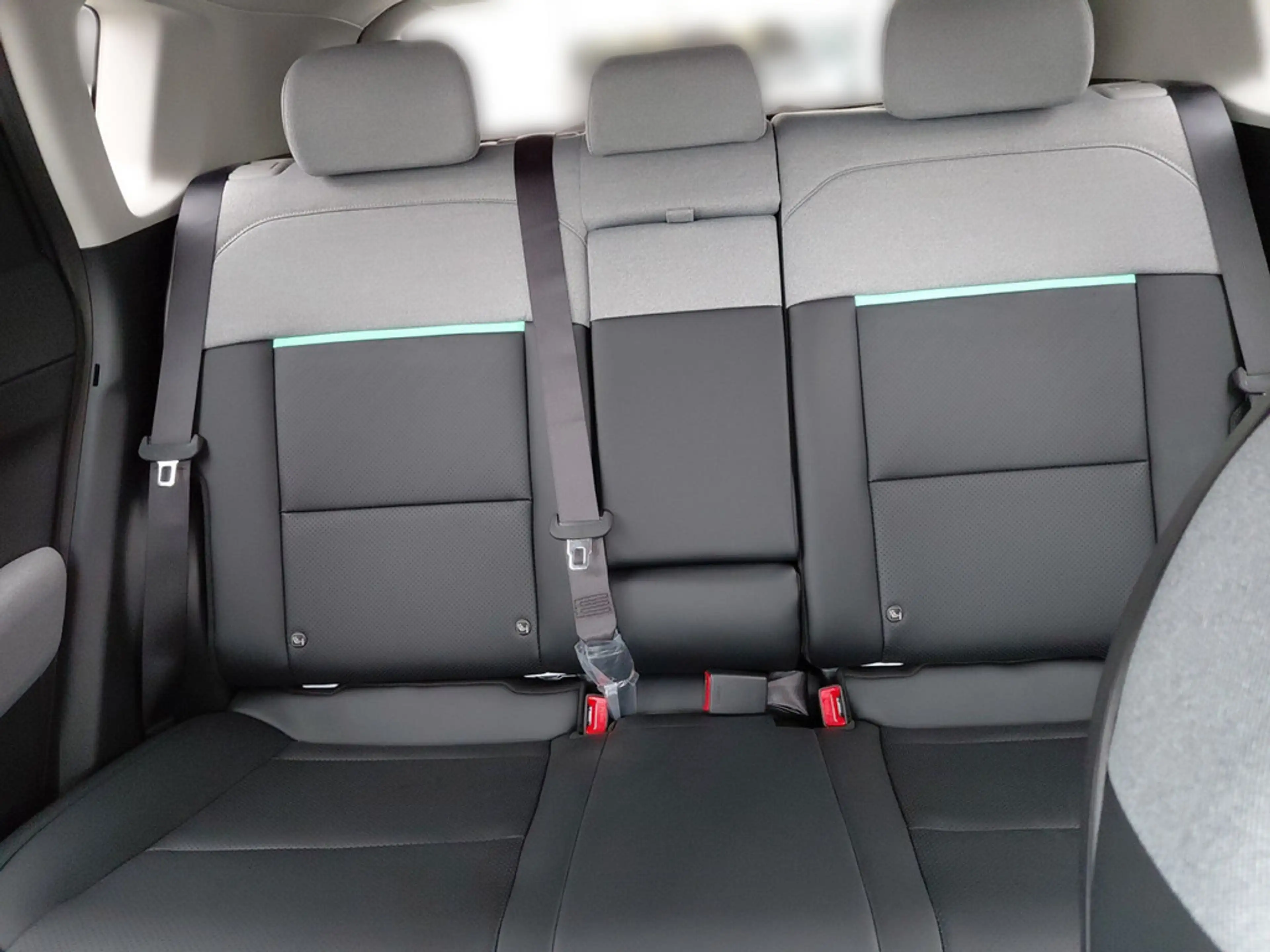 Kia EV4 81 FWD 81,4 kWh Batterie Earth LED 360° — photo 15