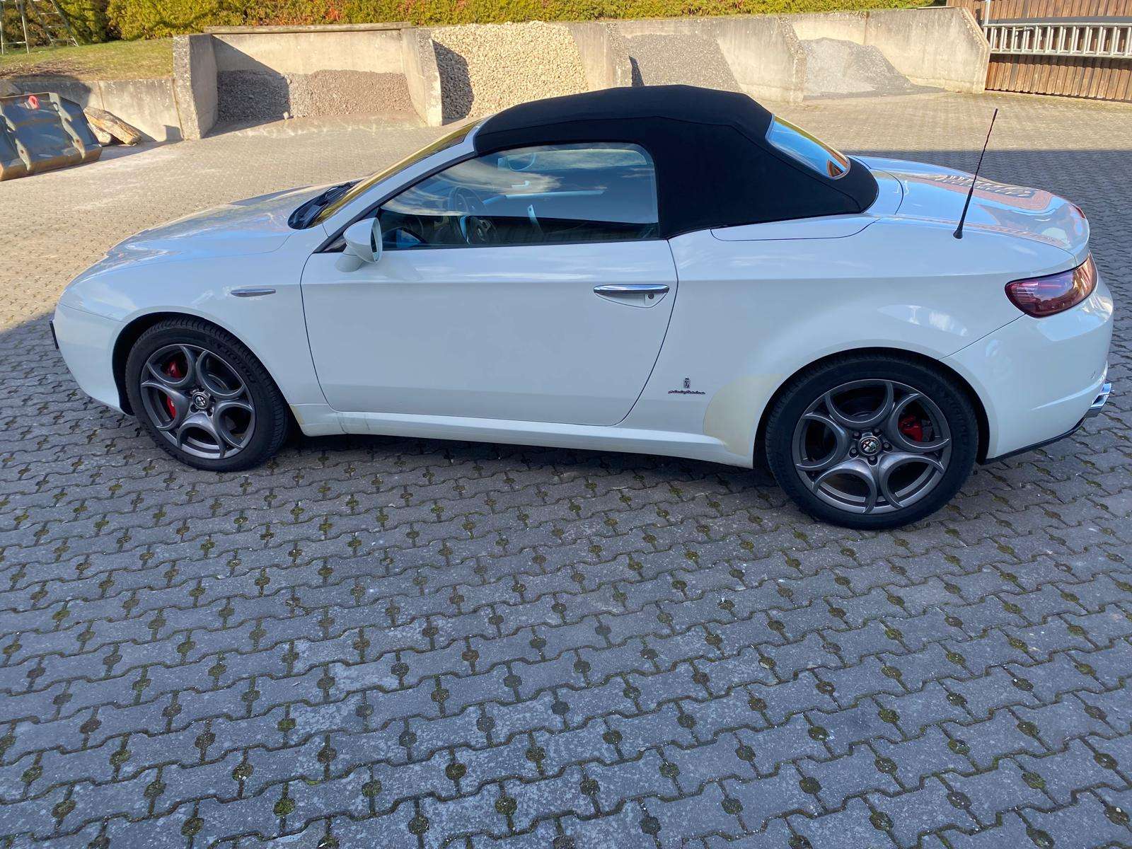 Second hand Alfa Romeo Spider 