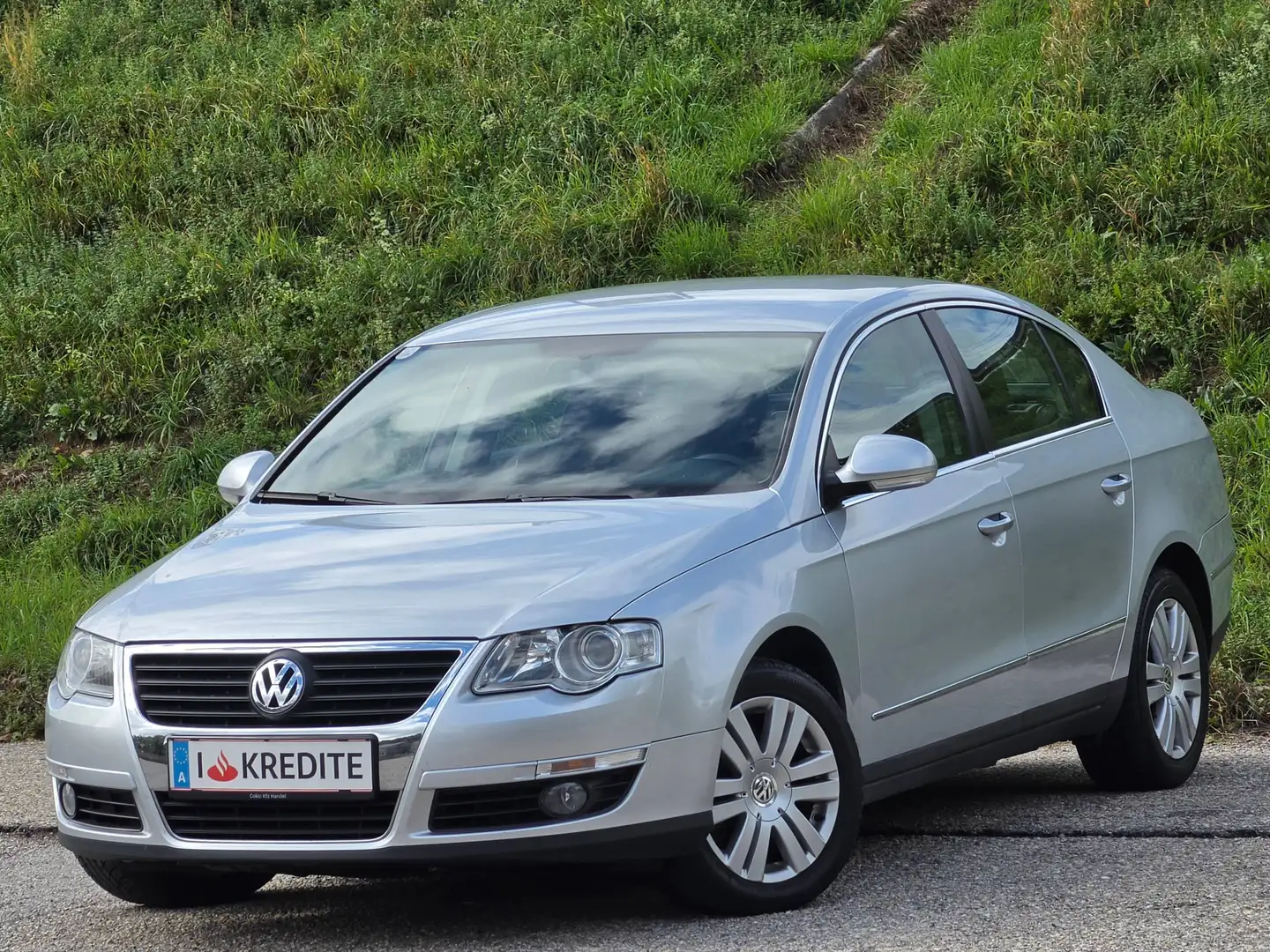Volkswagen Passat Comfortline* Tempomat* 107.000 Km* Klima* Grau - 1