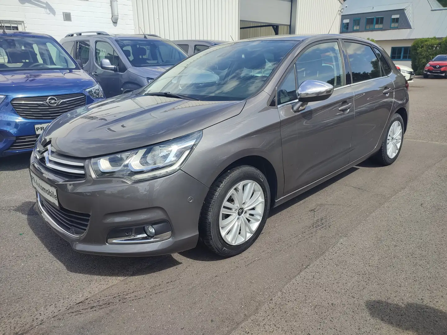 Citroen C4 BlueHDi 120 Klimaaut/Navi/AHK/Alu/PDC v+h Grau - 1
