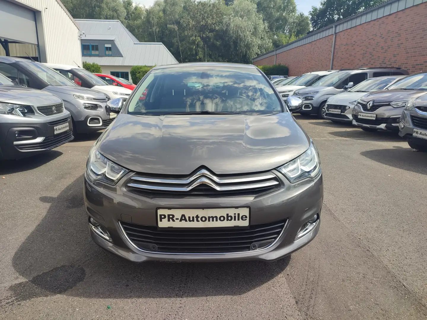 Citroen C4 BlueHDi 120 Klimaaut/Navi/AHK/Alu/PDC v+h Grau - 2