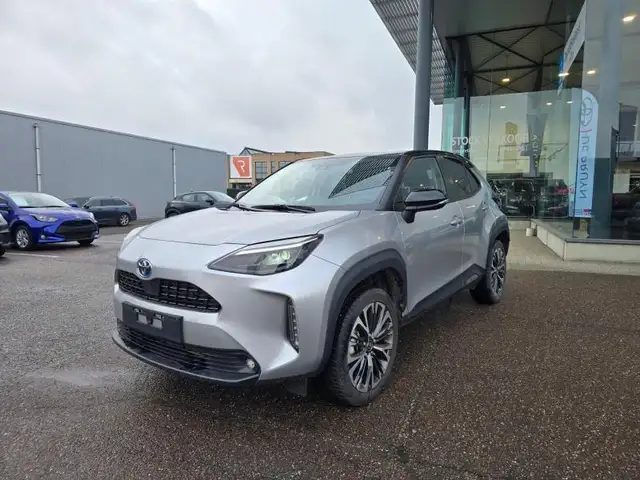 Toyota Yaris Cross Elegant Bi-Tone