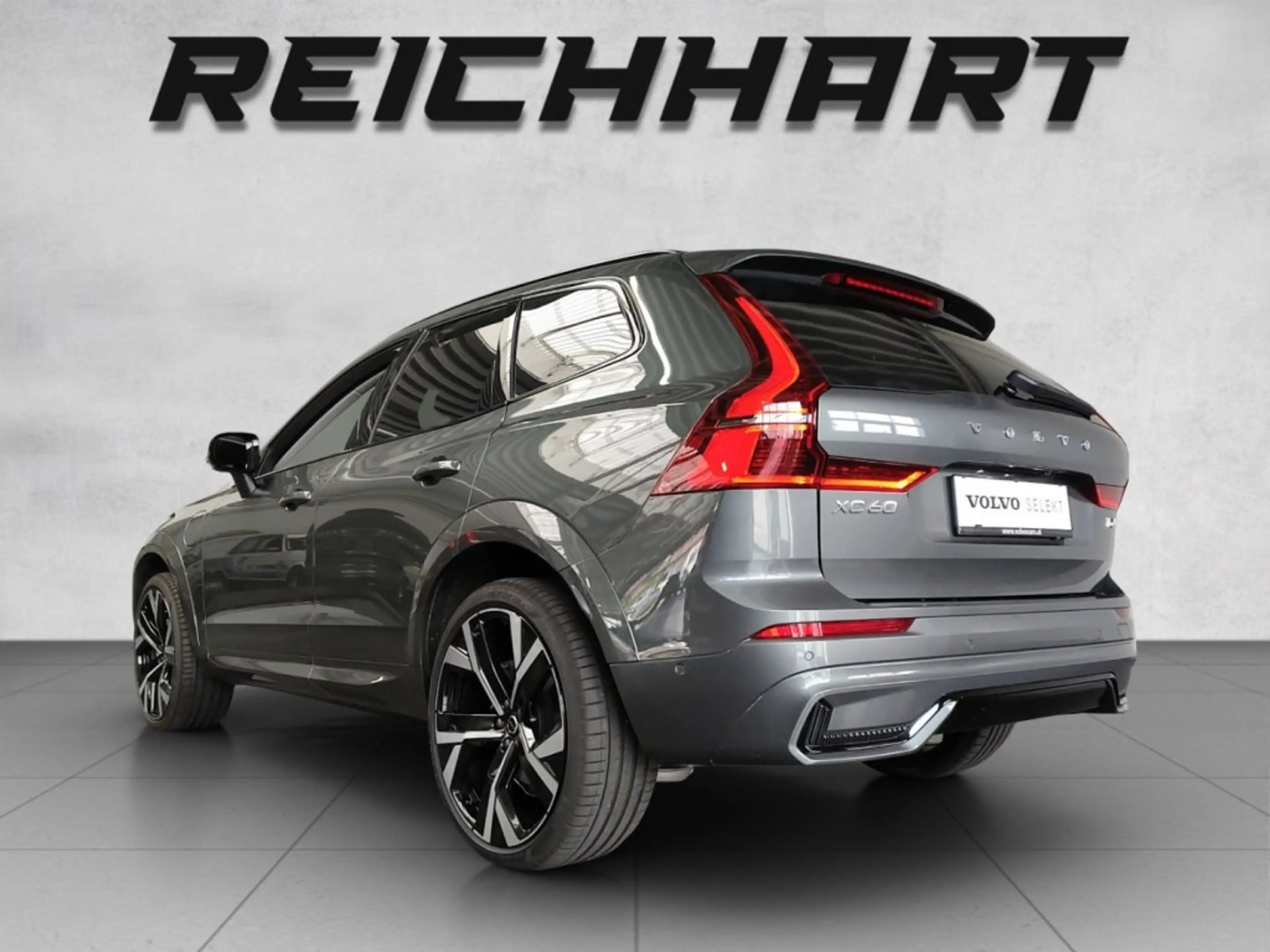 Volvo XC60 Ultra, T6 AWD Plug-in Hybrid, Elektrisch/Benzin, Dark — photo 3