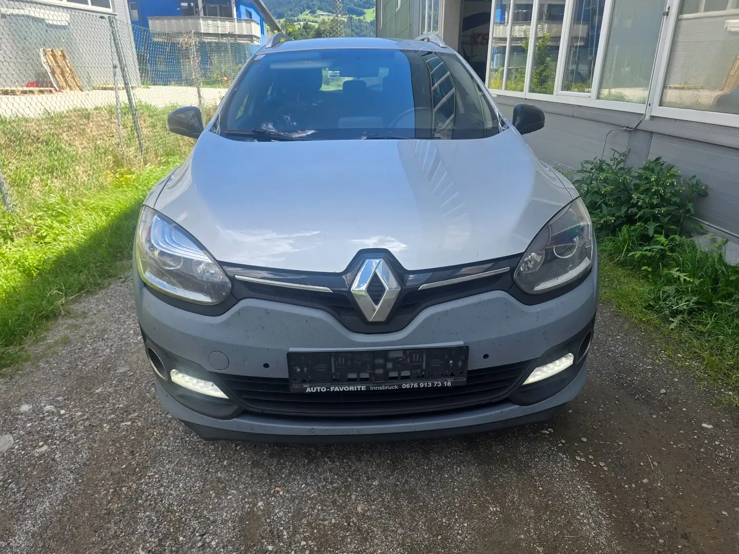 Renault Megane Limited1.5 tdci pickerl 6.27 Grau - 2