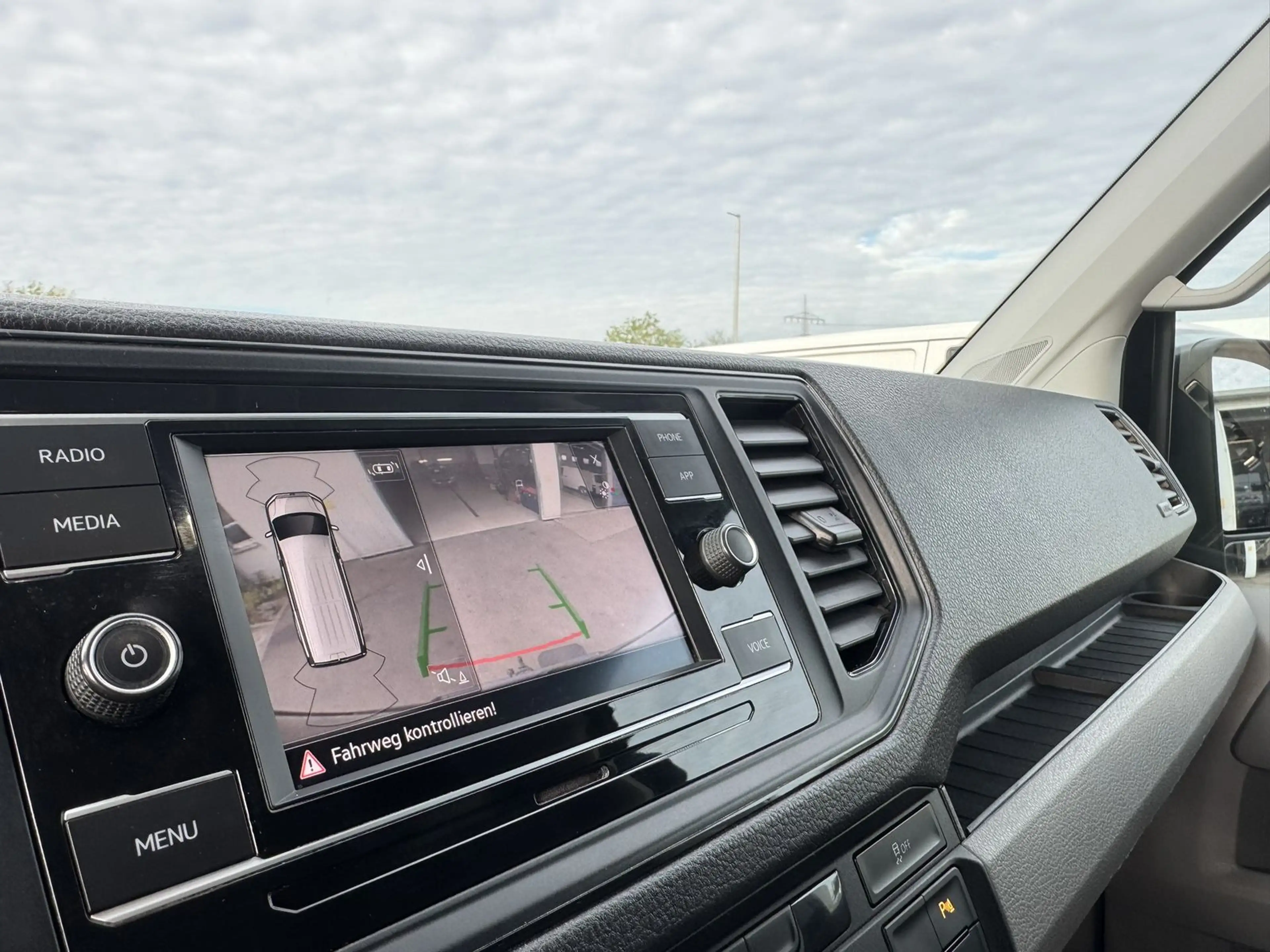 Volkswagen Crafter Kasten 35 MR L2H1 AHK*Klima*Kamera — photo 12