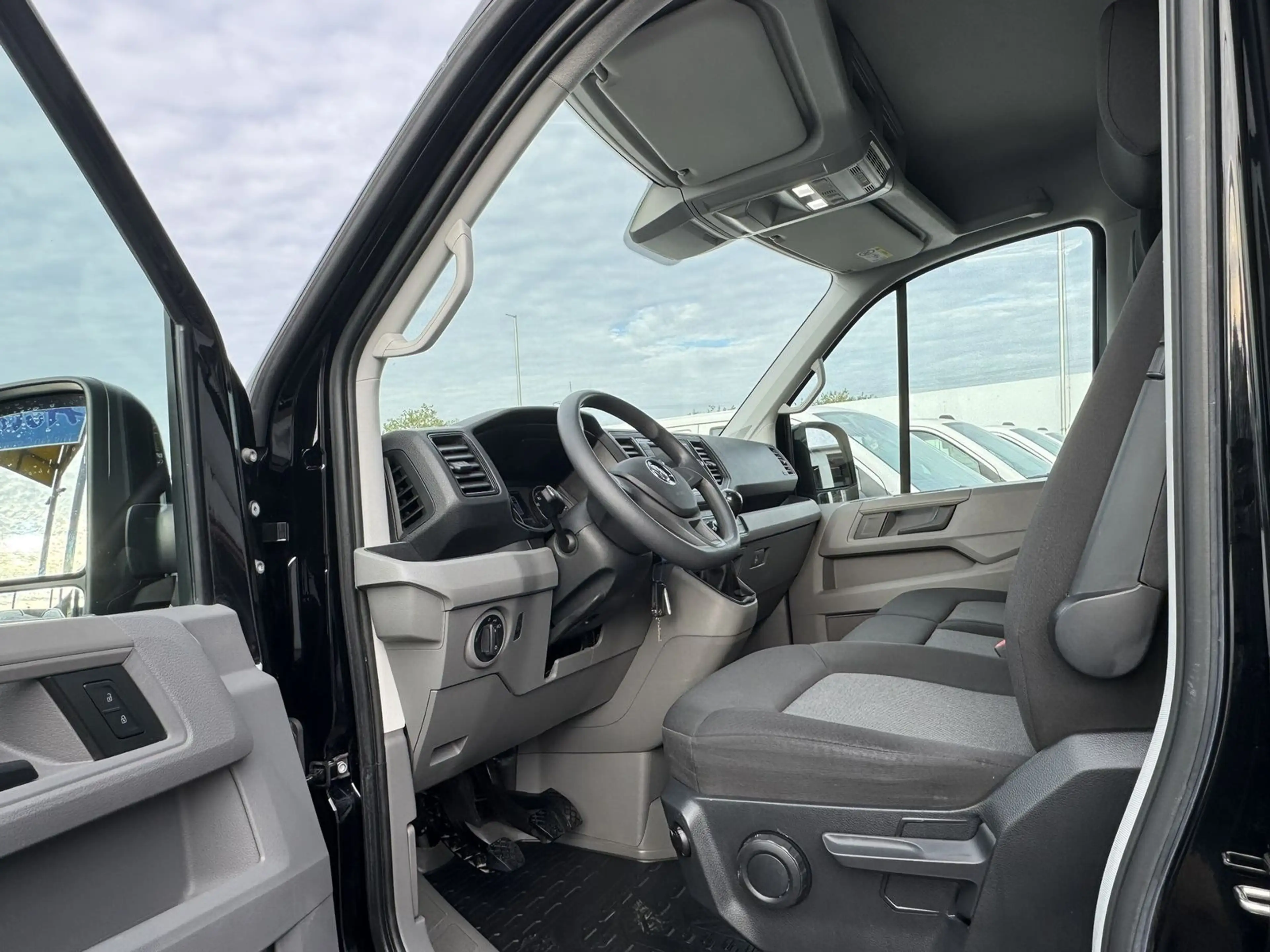 Volkswagen Crafter Kasten 35 MR L2H1 AHK*Klima*Kamera — photo 7