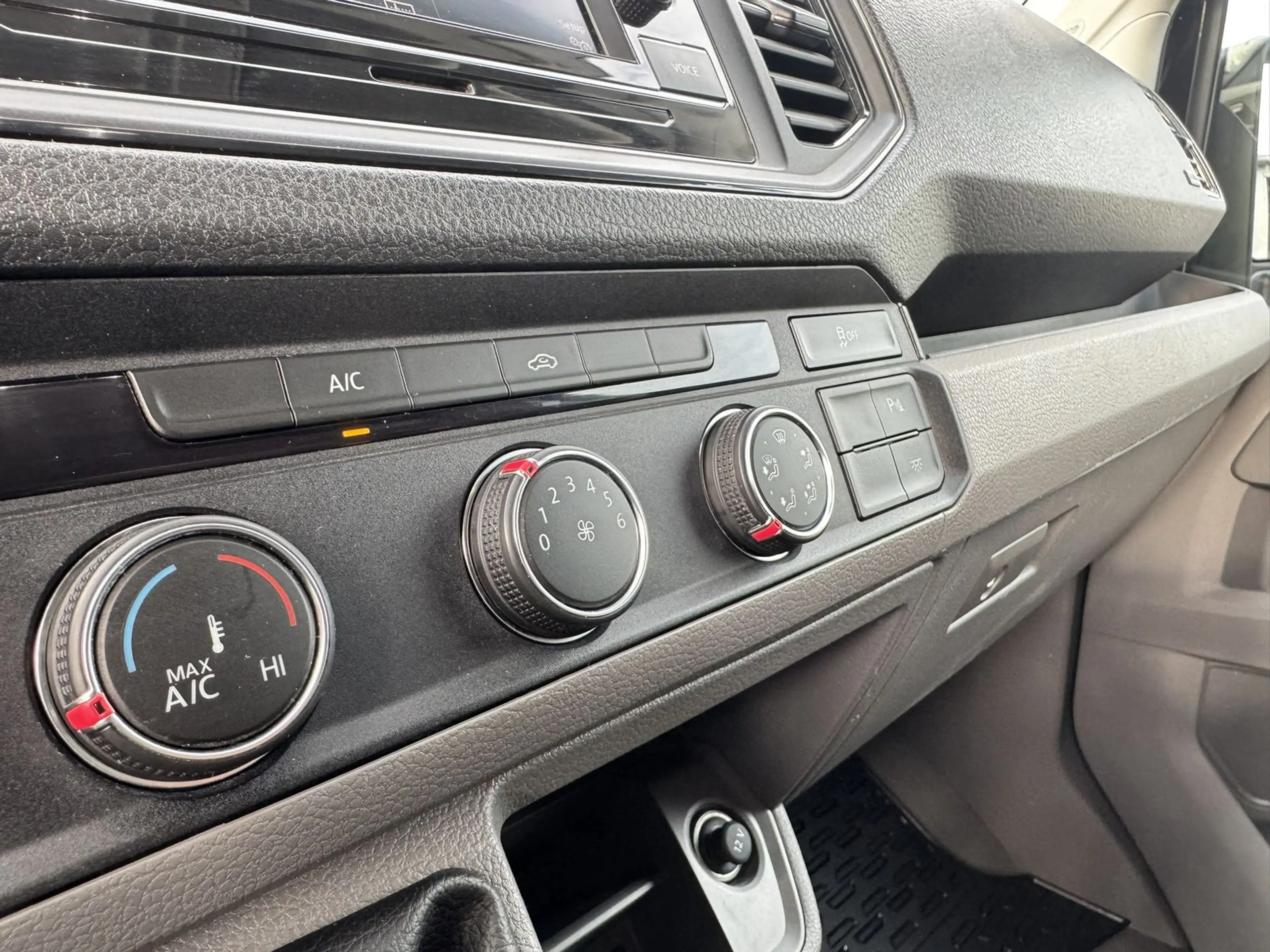 Volkswagen Crafter Kasten 35 MR L2H1 AHK*Klima*Kamera — photo 10