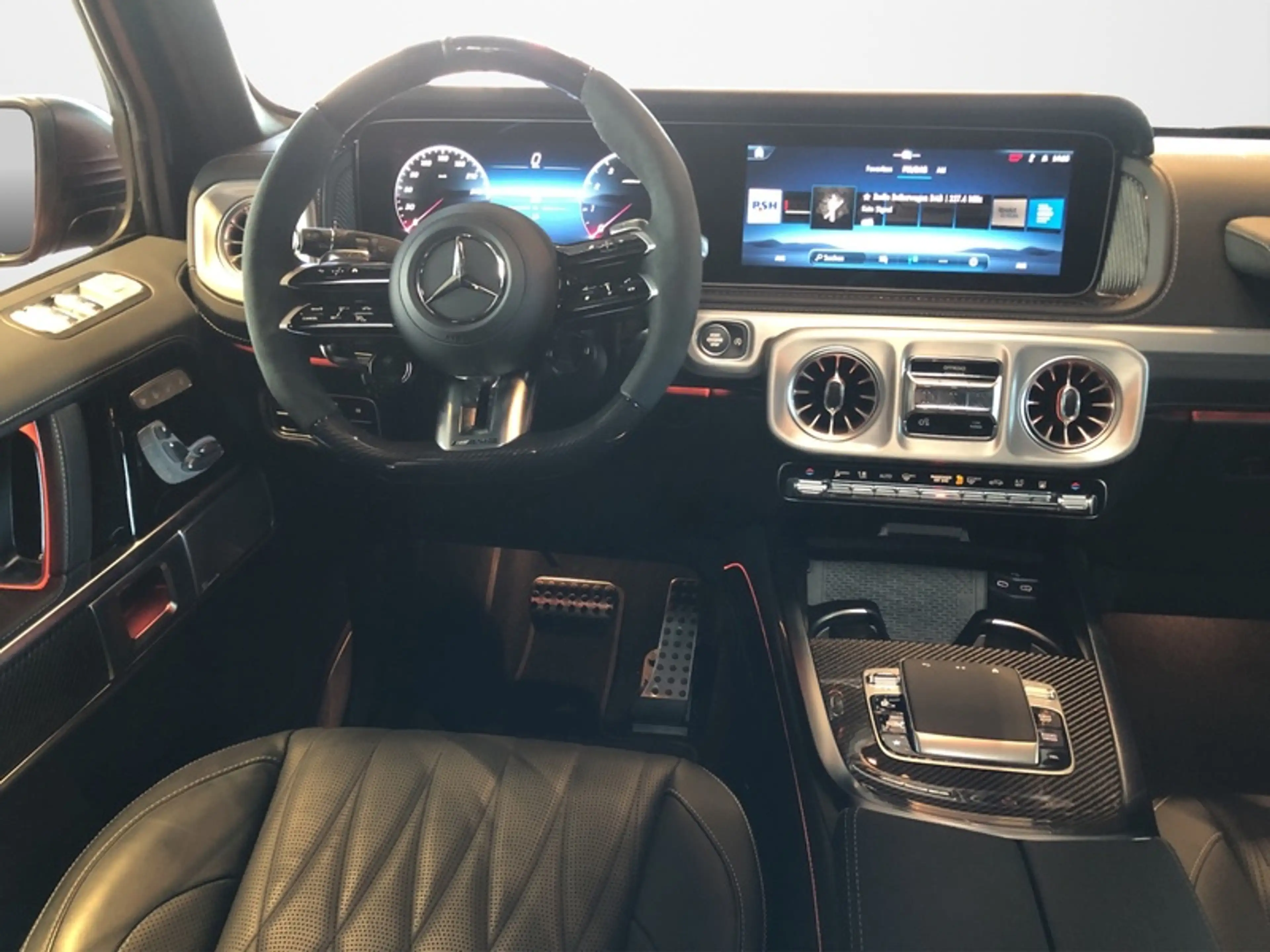 Mercedes-Benz G 63 AMG AMG-PERFORMANCE NIGHT II FOND-ENTERT. — photo 14