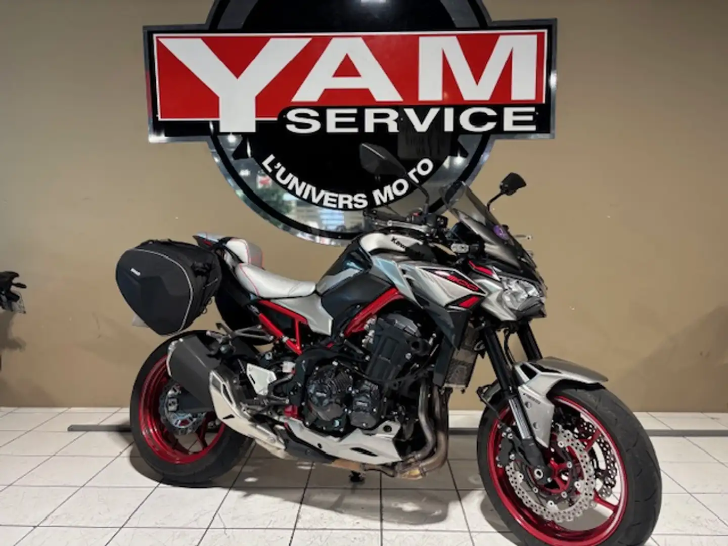 Kawasaki Z 900 Gris - 1