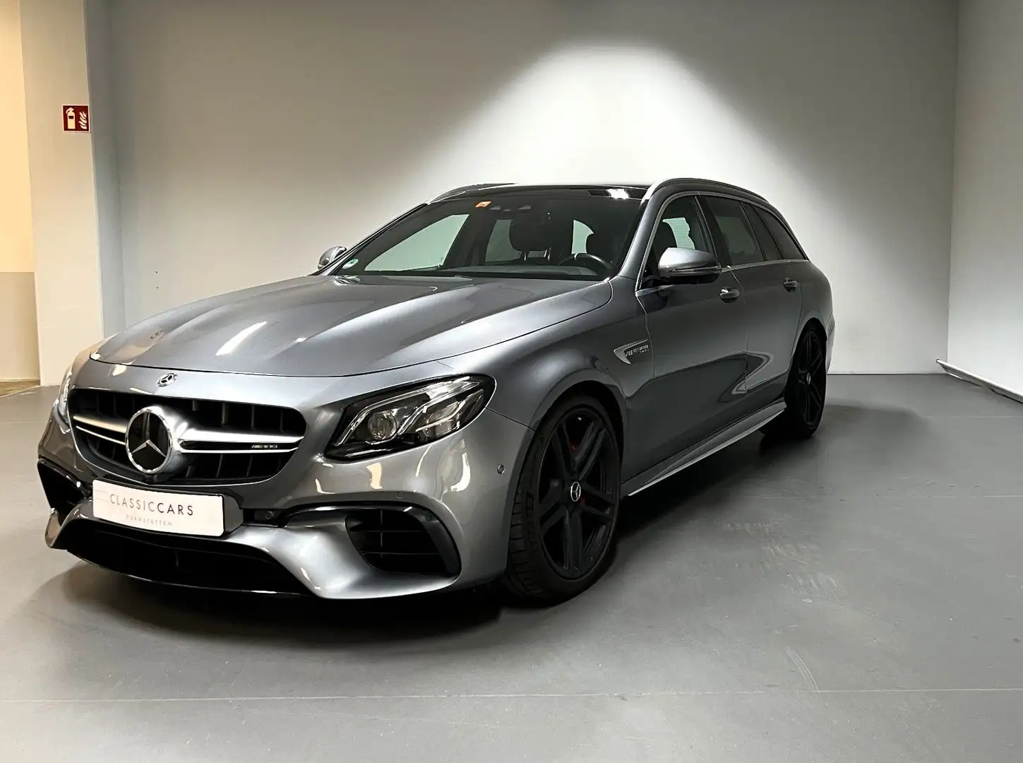 Mercedes-Benz E 63 AMG Grigio - 1