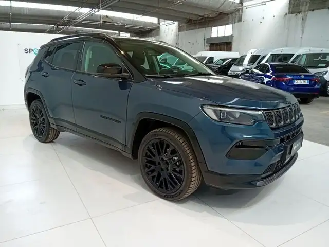 Jeep Compass view 3