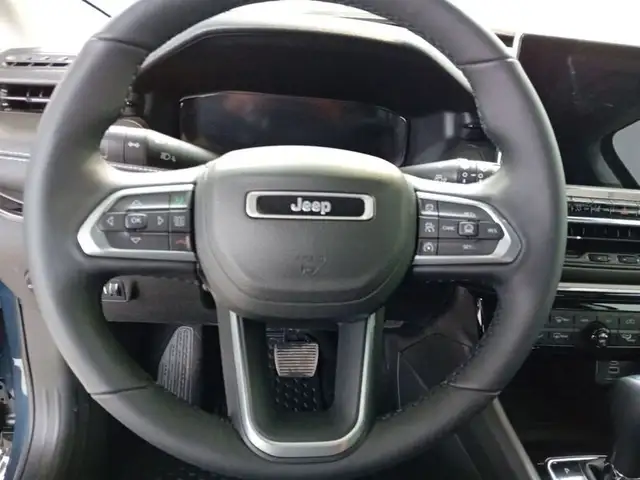 Jeep Compass view 13
