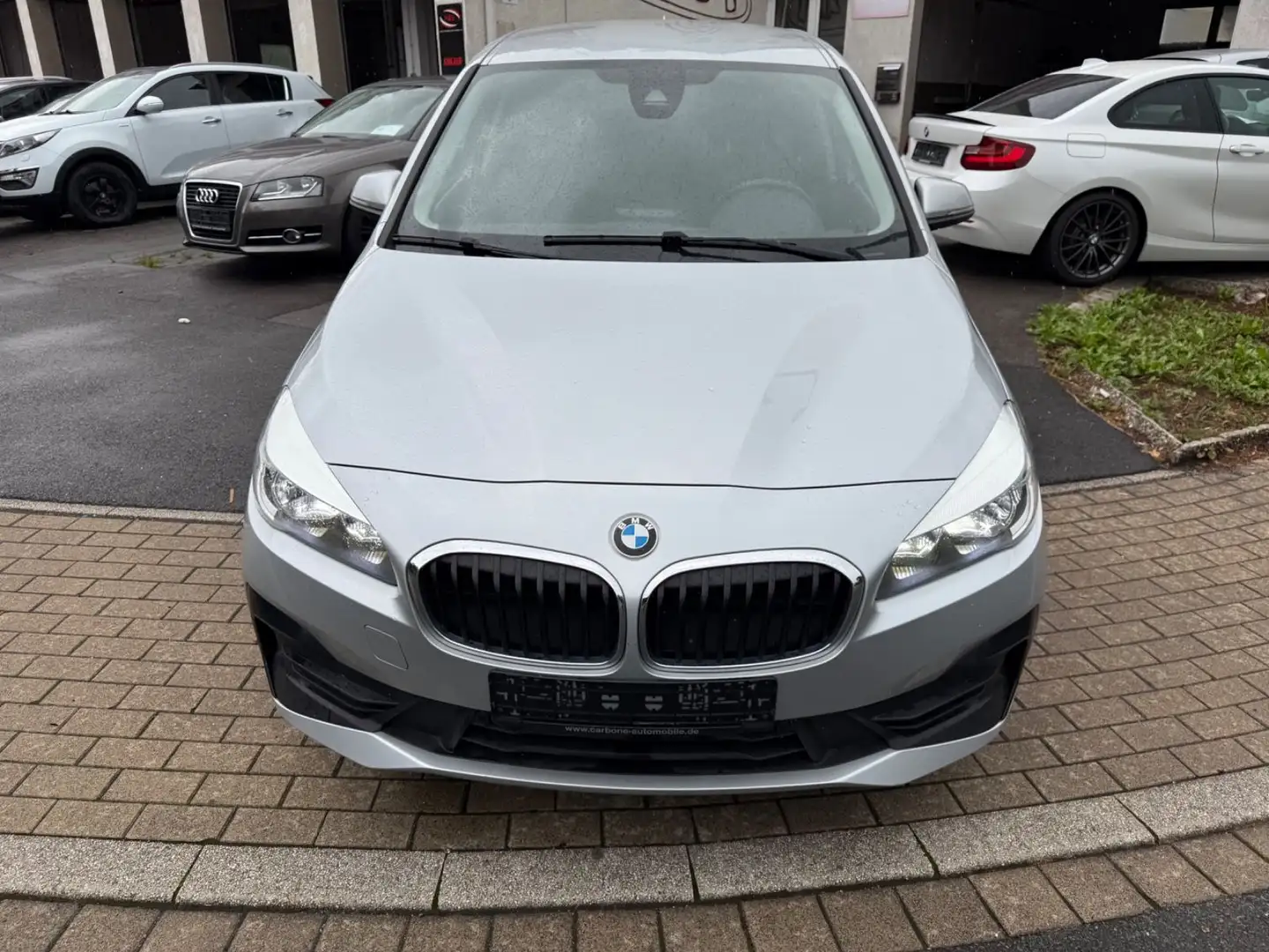 BMW 218 2 Gran Tourer 218 d Klimaaut.,Navi,7 Sitze,PDC Grau - 2