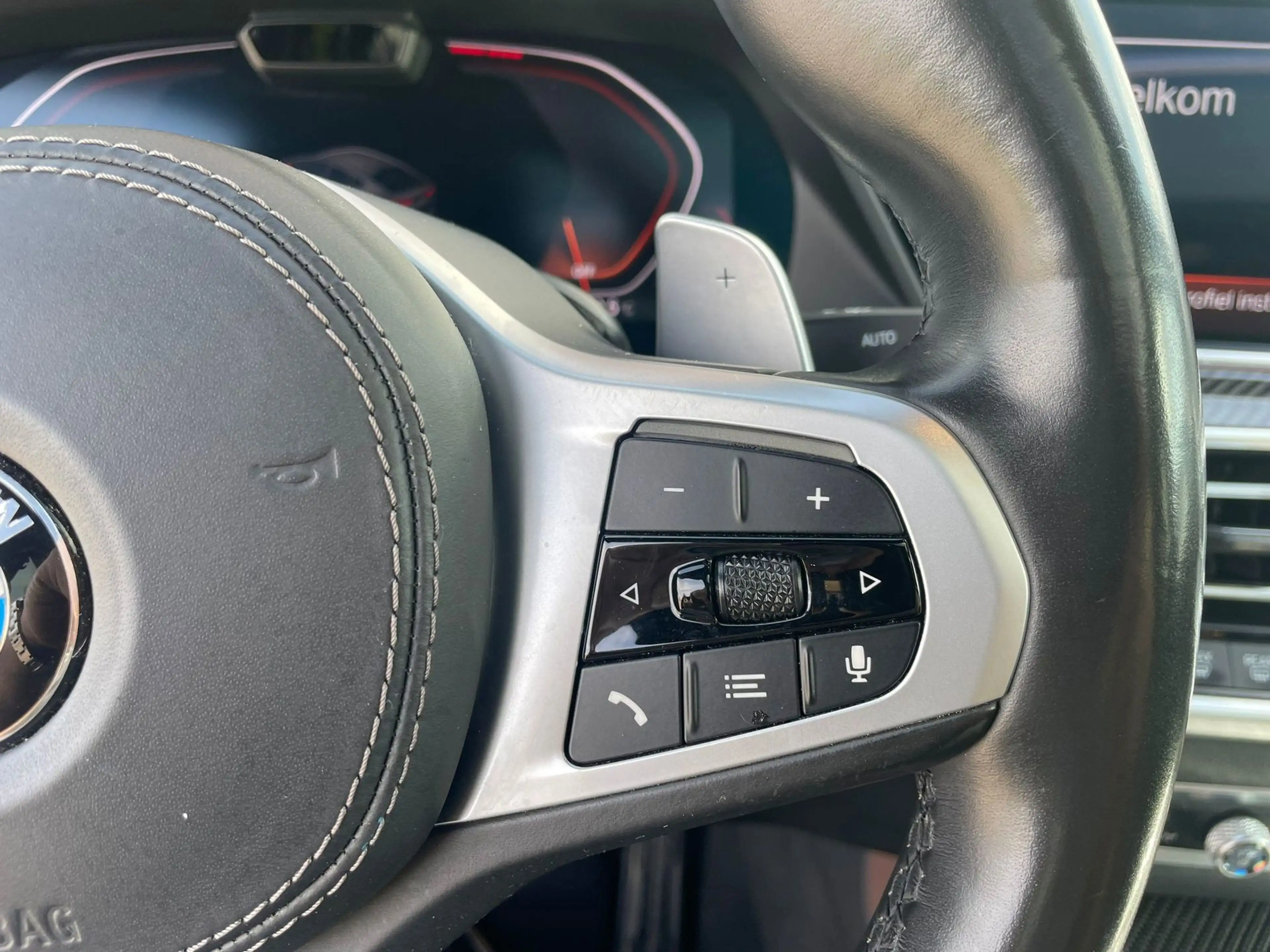 BMW X6 XDrive30d High Executive — photo 26