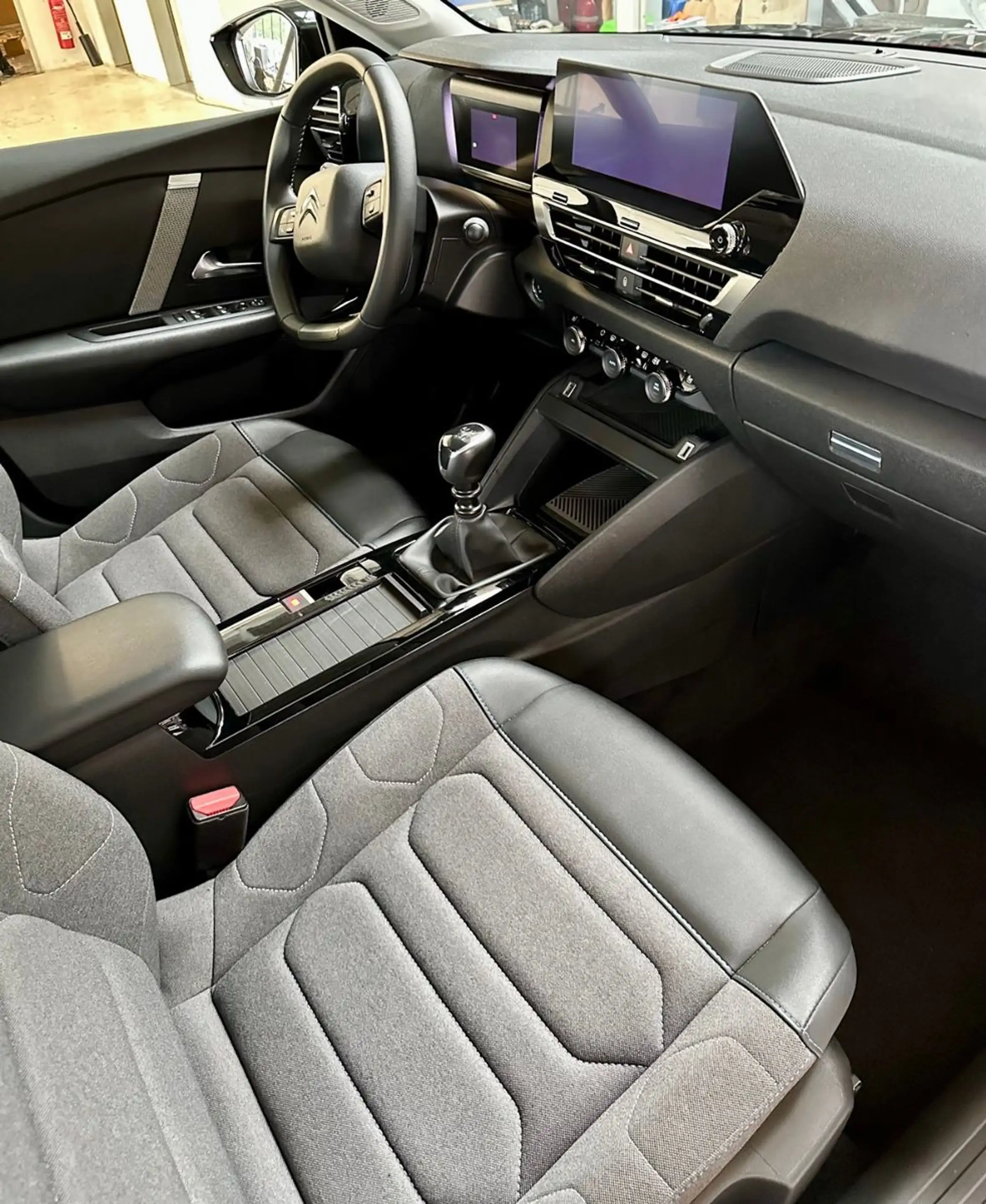 Citroen C4 Lim. Plus — photo 8