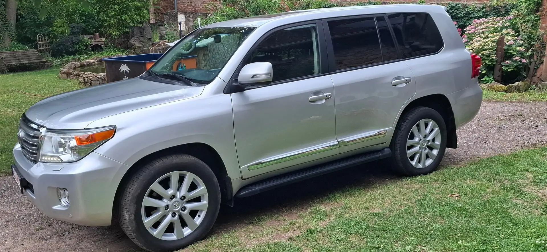 Toyota Land Cruiser V8 D-4D AUTOM. EXECUTIVE 1.HAND ORIGINAL 97 000KM! Silber - 1