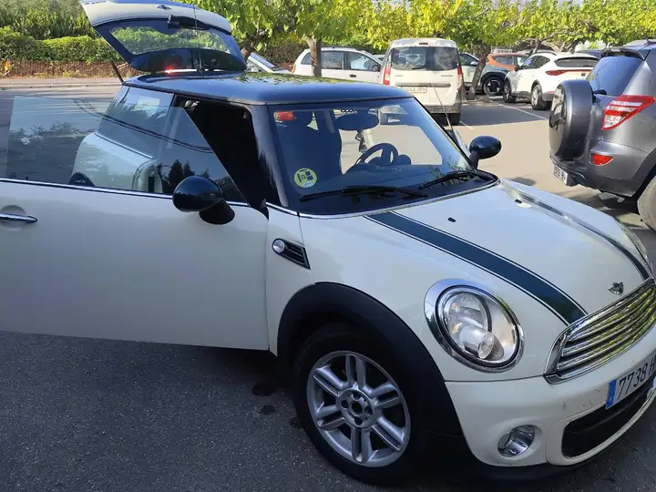 MINI One D 2013