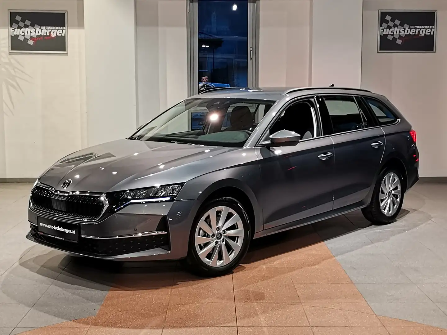 Skoda Octavia 1.5 TSI Selection AHK*LED*Winterpaket* Grau - 1