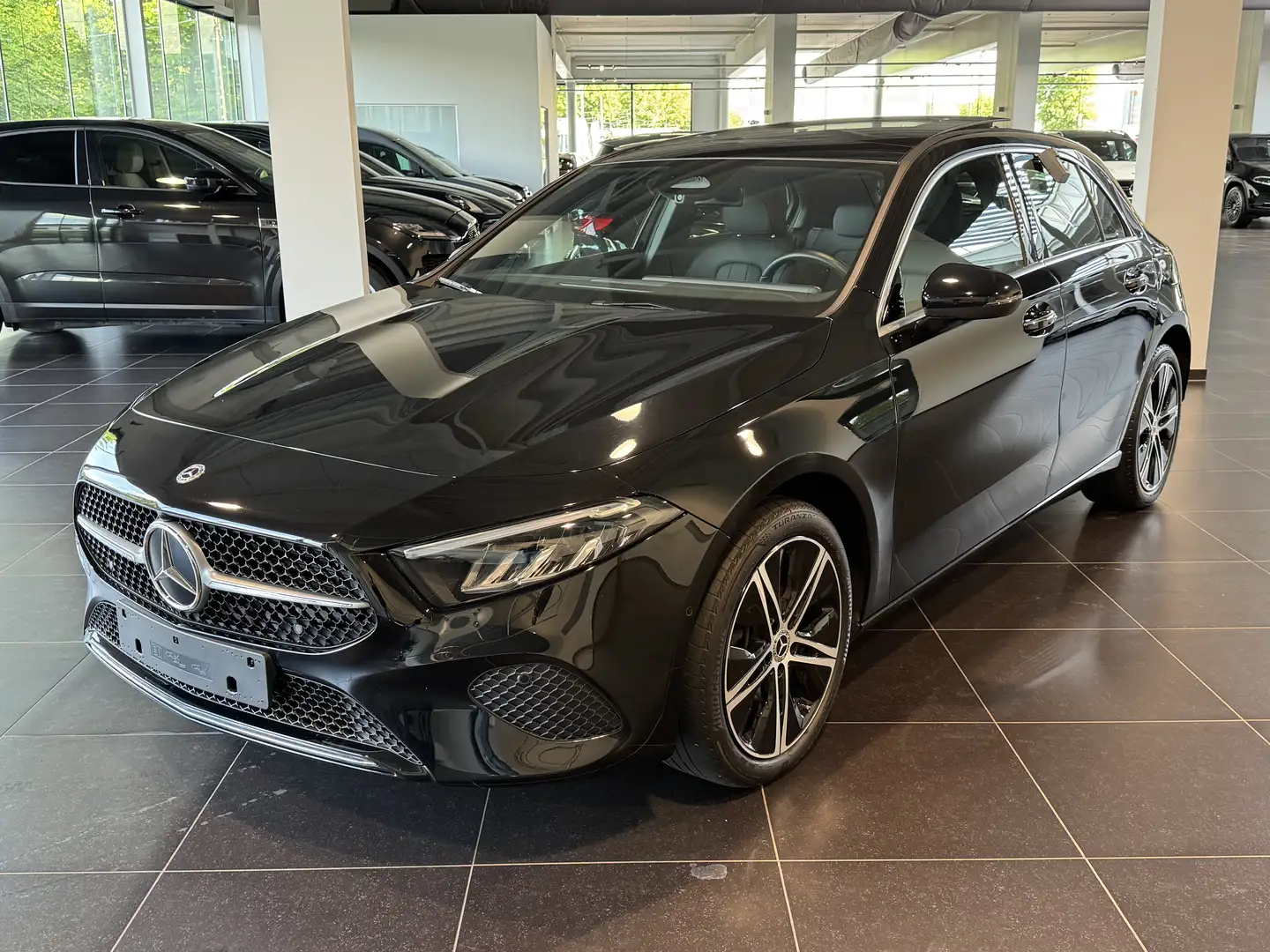 Mercedes-Benz A 250 e Progressive Panorama, Dodehoeks Assist, Mbux, DA - 1