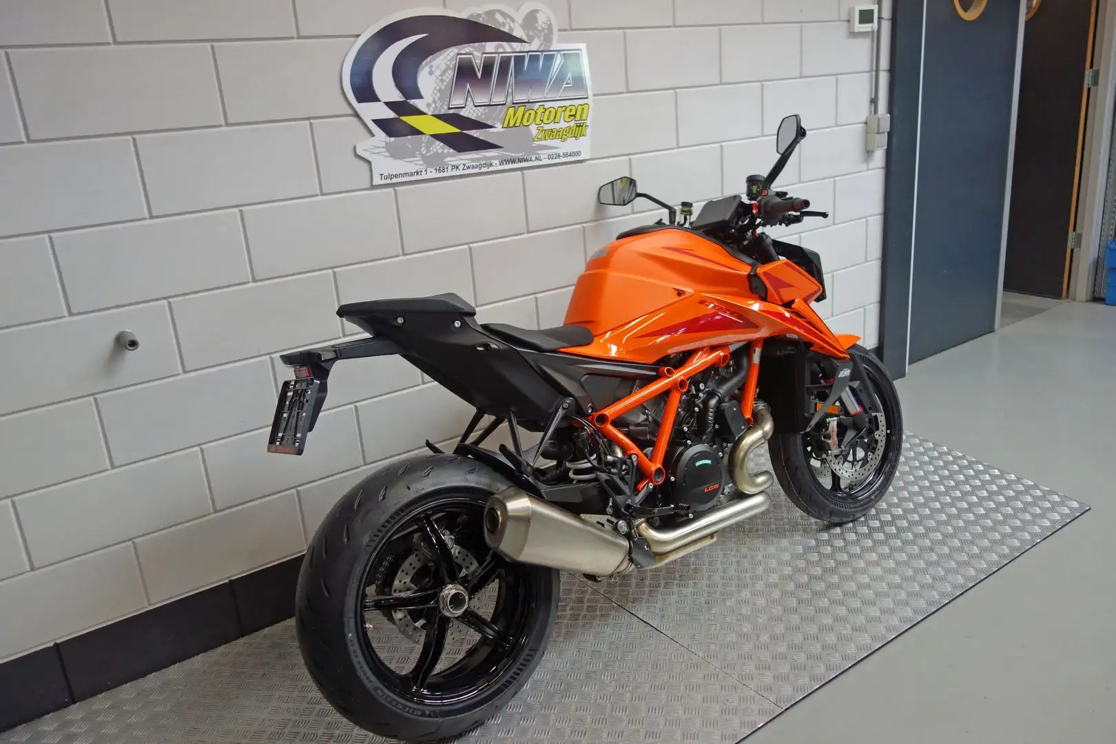 KTM 1390 Super Duke R Oranje - 2