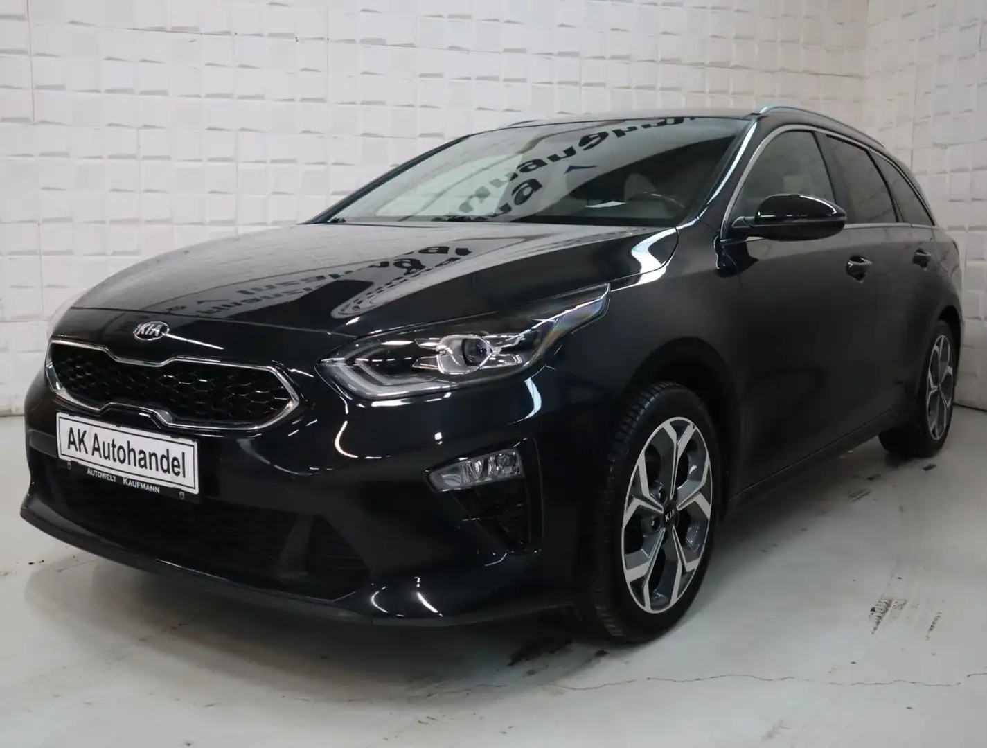 Kia Ceed / cee'd Schwarz - 1
