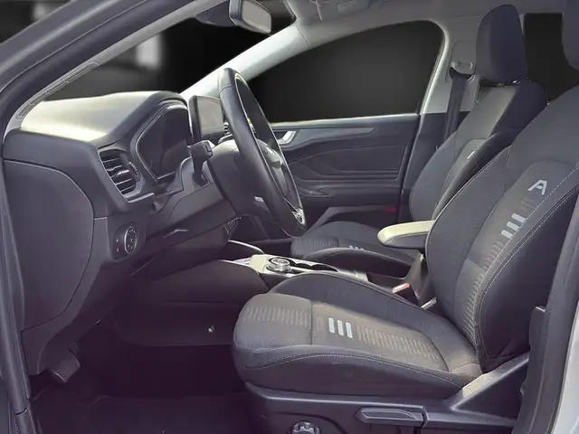 Ford Focus view 14