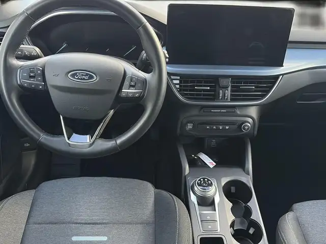 Ford Focus view 15