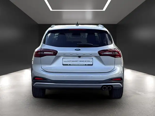 Ford Focus view 11