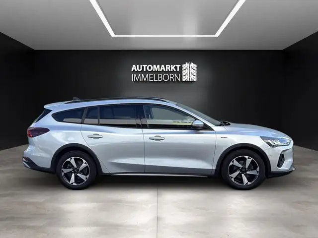 Ford Focus view 9