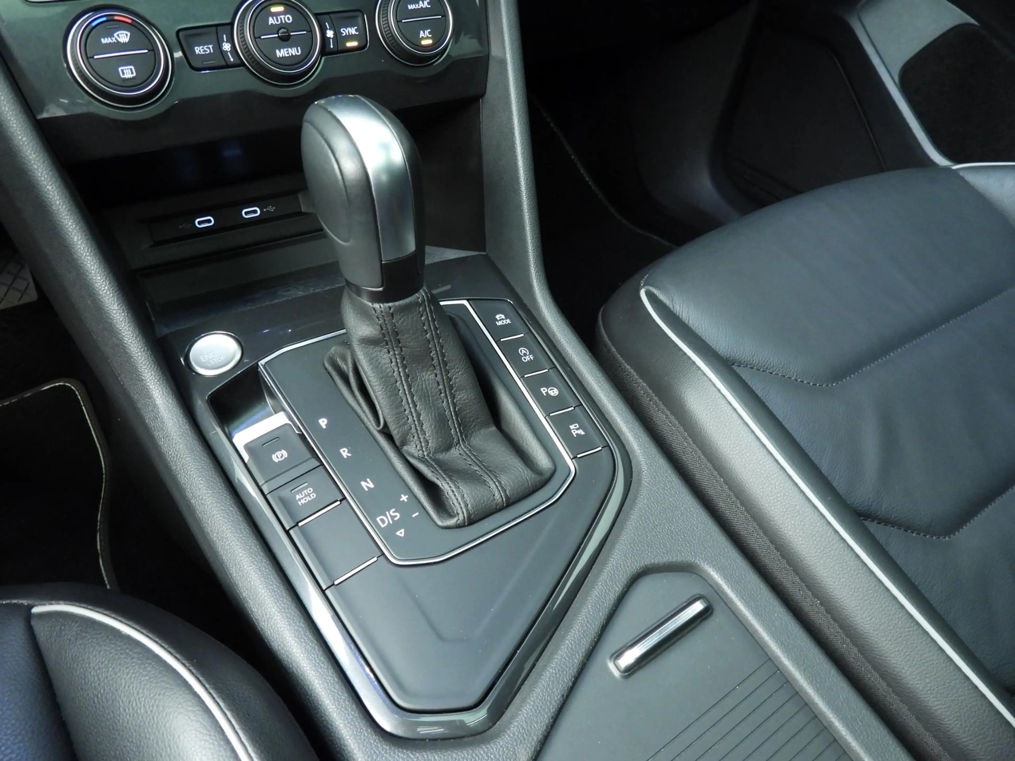 Volkswagen Tiguan Allspace 1.5 TSI Highline R-Line | 5p | Trekhaak | Pano | Z — photo 15
