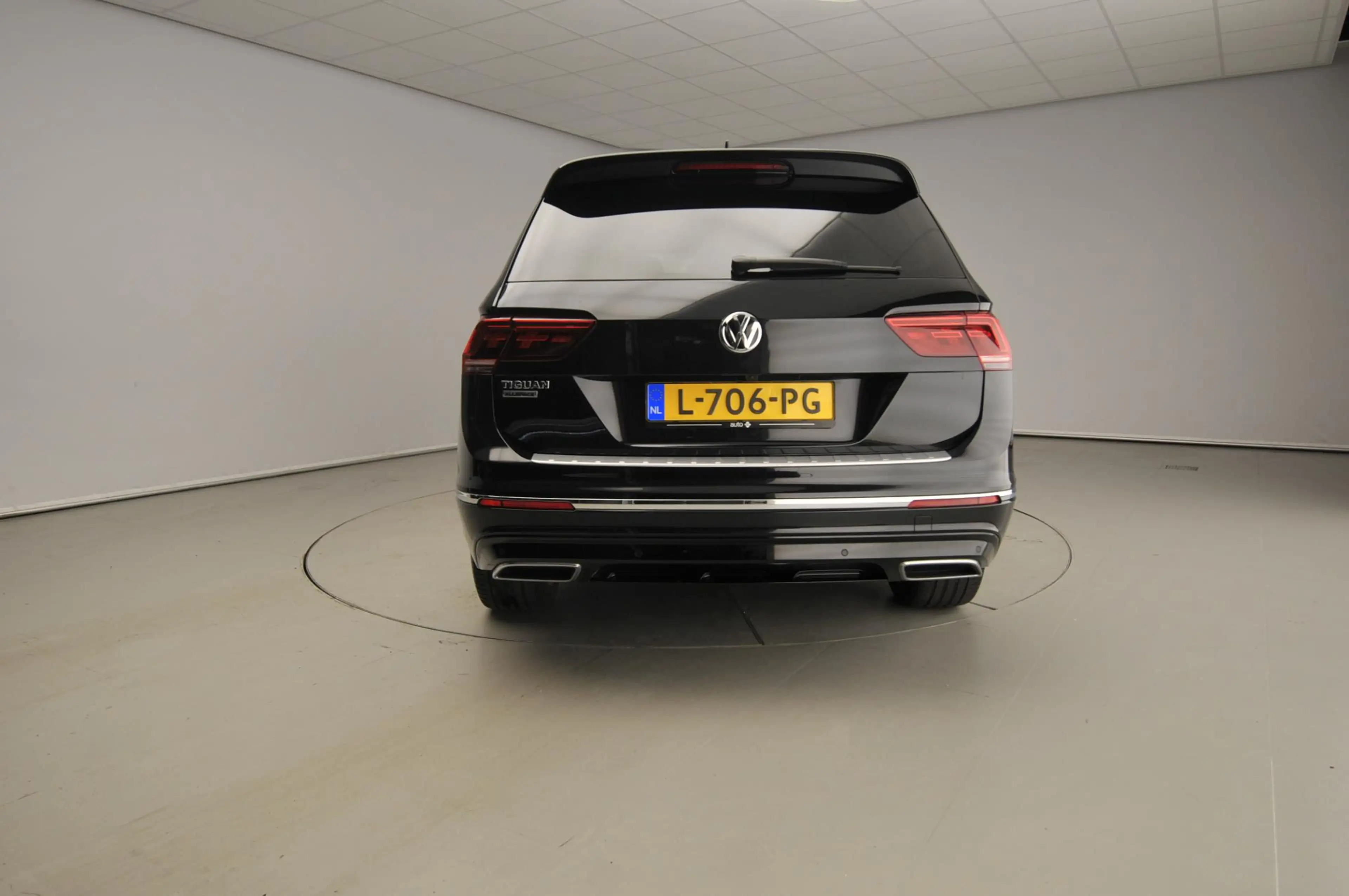 Volkswagen Tiguan Allspace 1.5 TSI Highline R-Line | 5p | Trekhaak | Pano | Z — photo 3