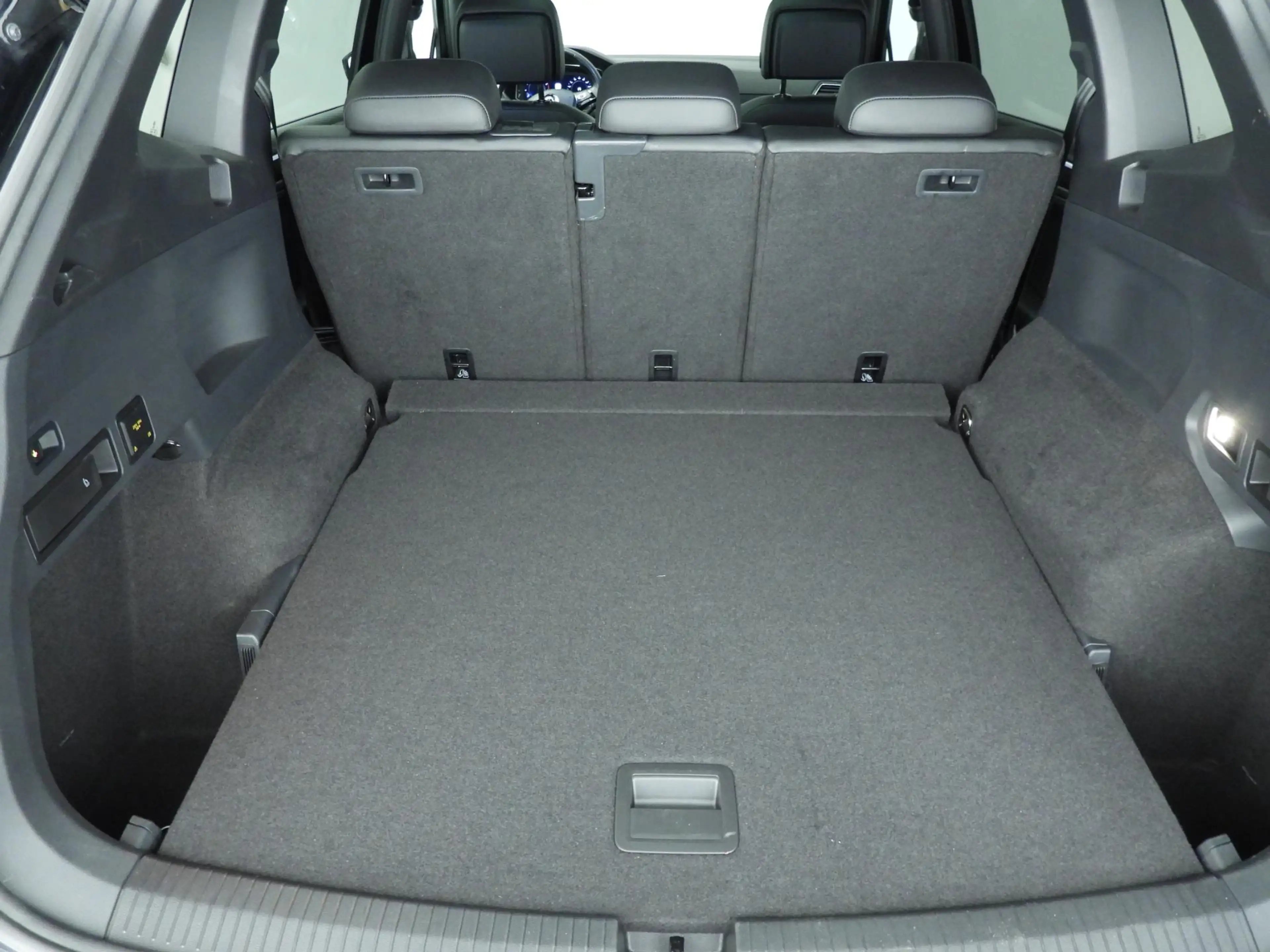 Volkswagen Tiguan Allspace 1.5 TSI Highline R-Line | 5p | Trekhaak | Pano | Z — photo 9