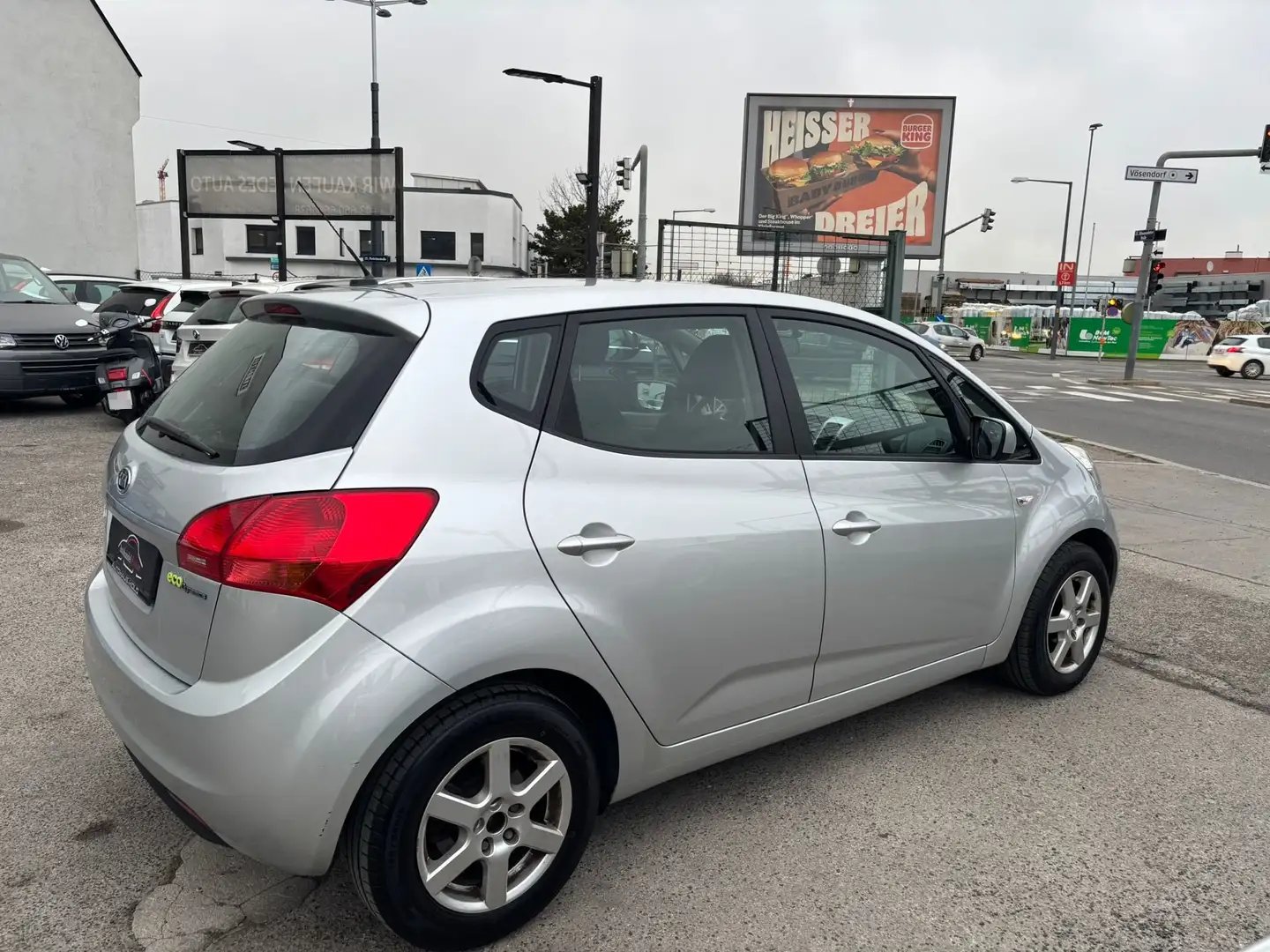 Kia Venga 1,4 CRDi Attract mit Pickerl 04/2026 + 4 Monate Silber - 2