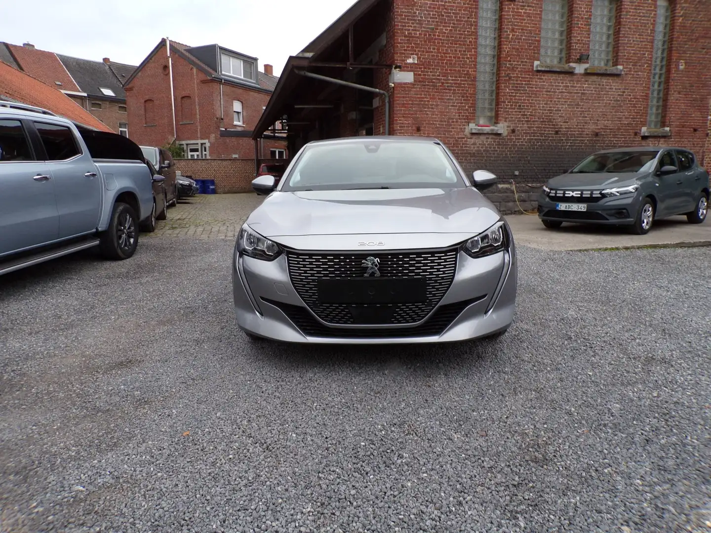 Peugeot e-208 e-208 50 kWh Allure Pack **13000 € hors TVA*** Grijs - 2