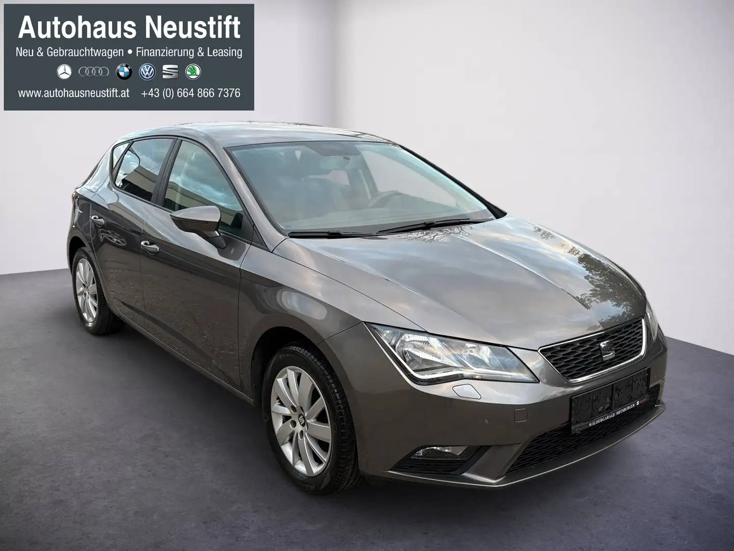 SEAT Leon 1.6 TDI Reference Grau - 2