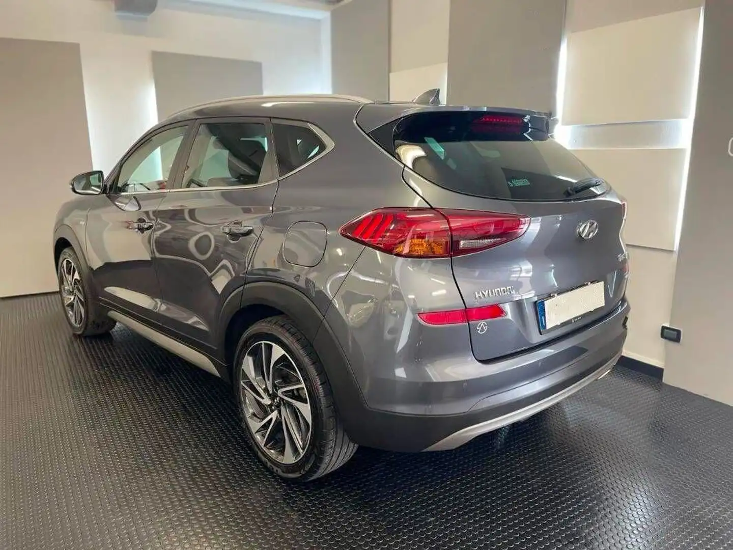 Hyundai TUCSON Tucson II 2.0 crdi 48V Exellence 4wd 185cv Grigio - 2