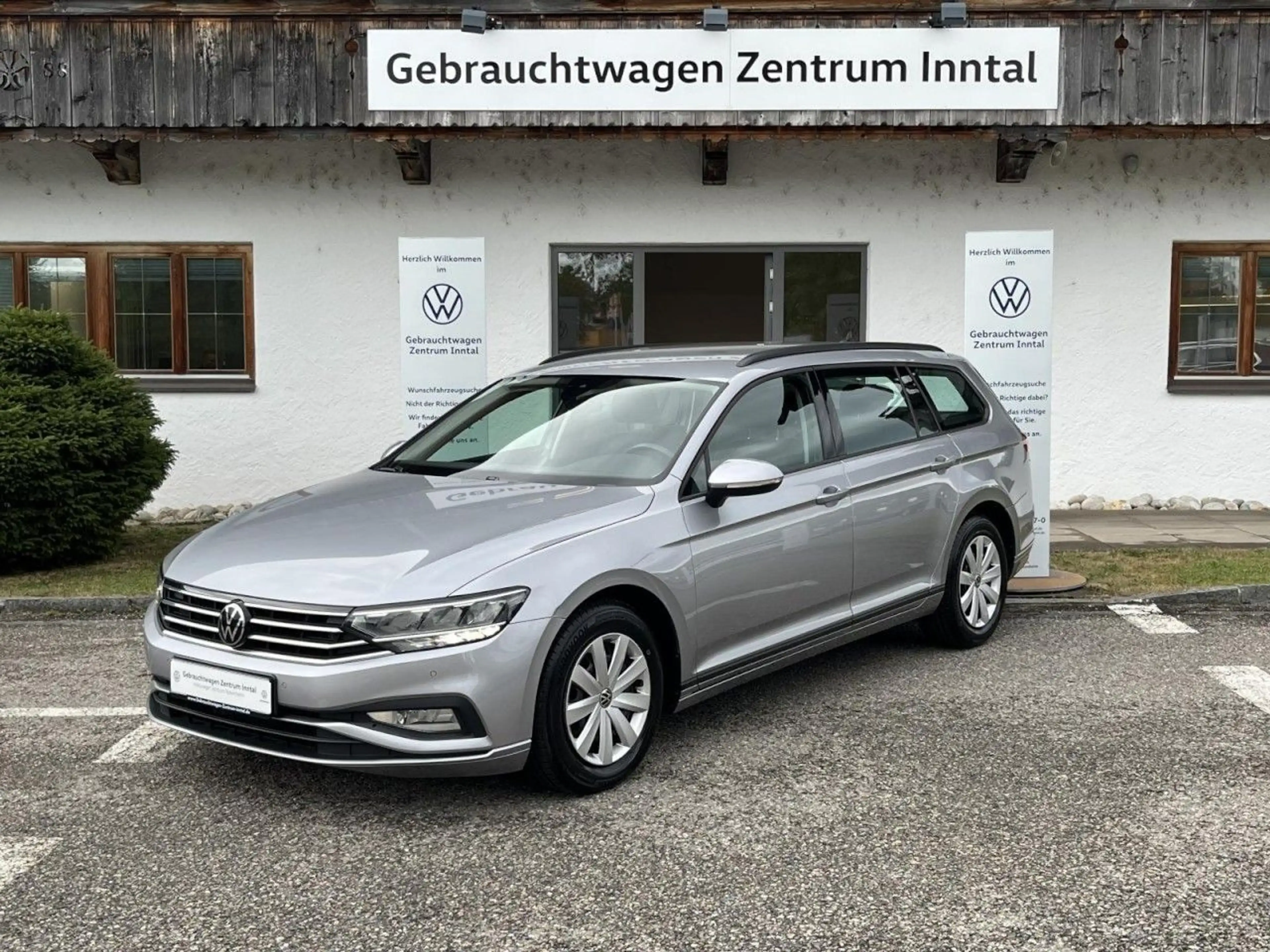 Volkswagen Passat Variant 2,0 TDI DSG (LED+AHK+ACC) — photo 3