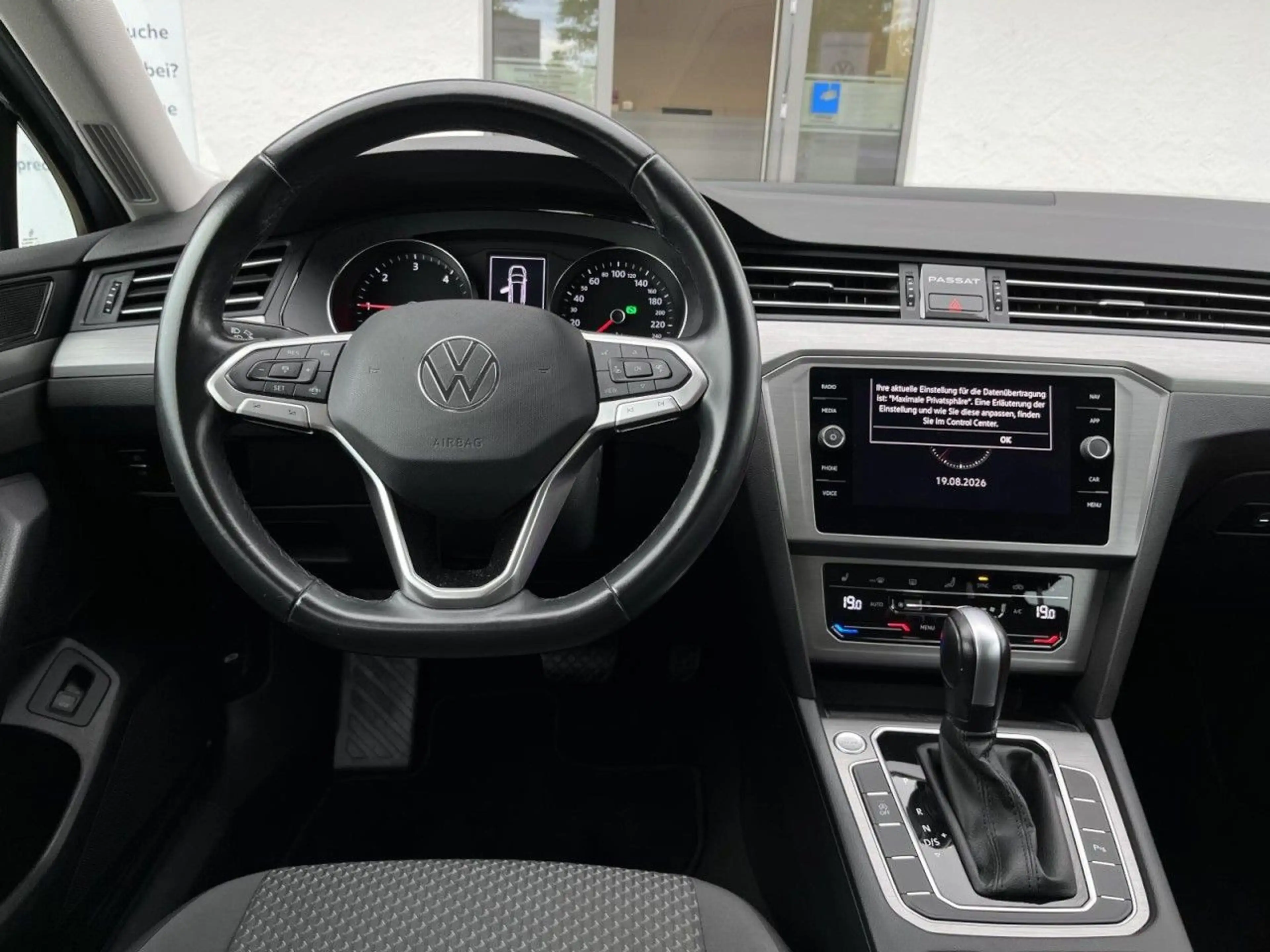 Volkswagen Passat Variant 2,0 TDI DSG (LED+AHK+ACC) — photo 14