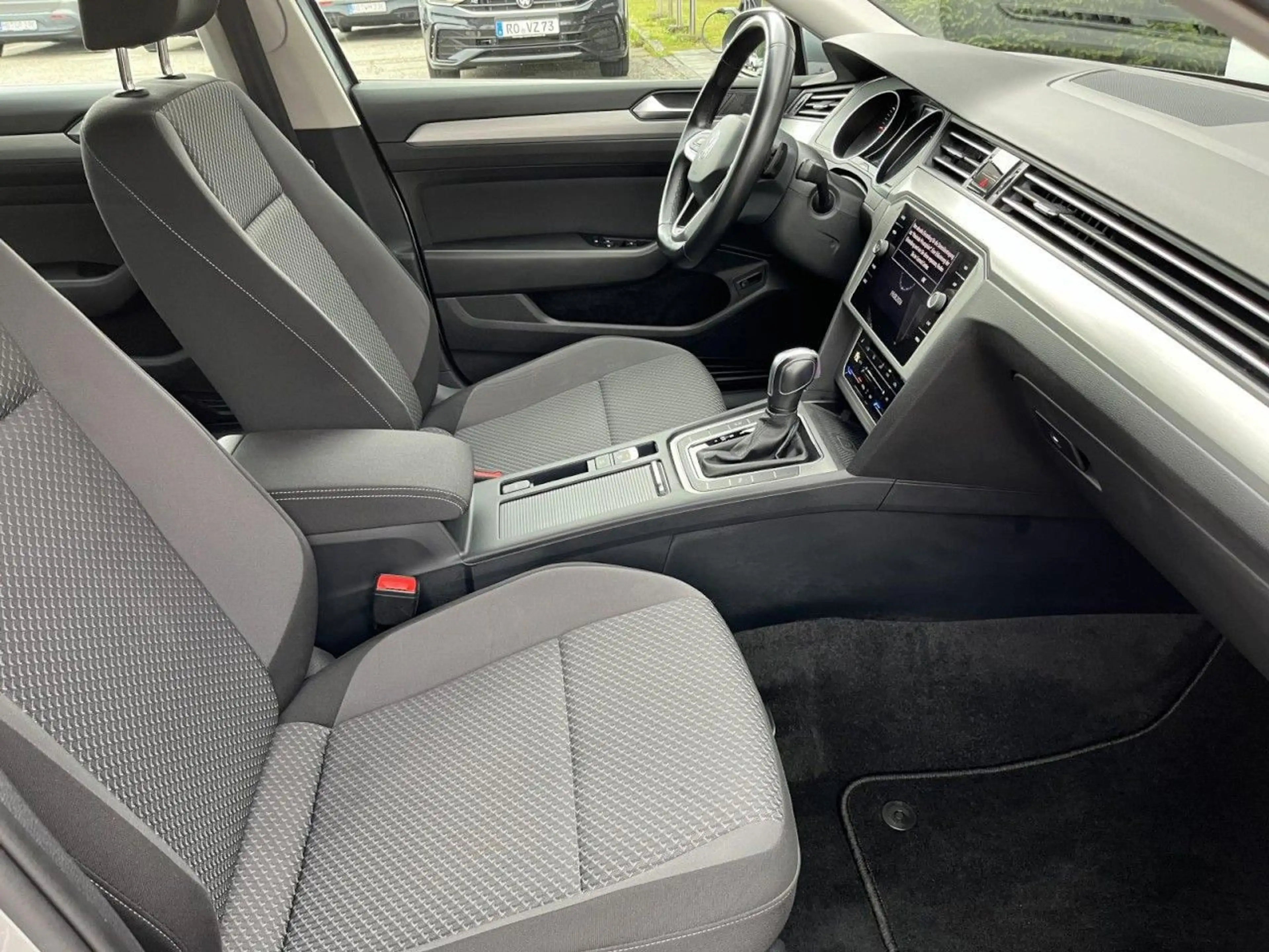 Volkswagen Passat Variant 2,0 TDI DSG (LED+AHK+ACC) — photo 10