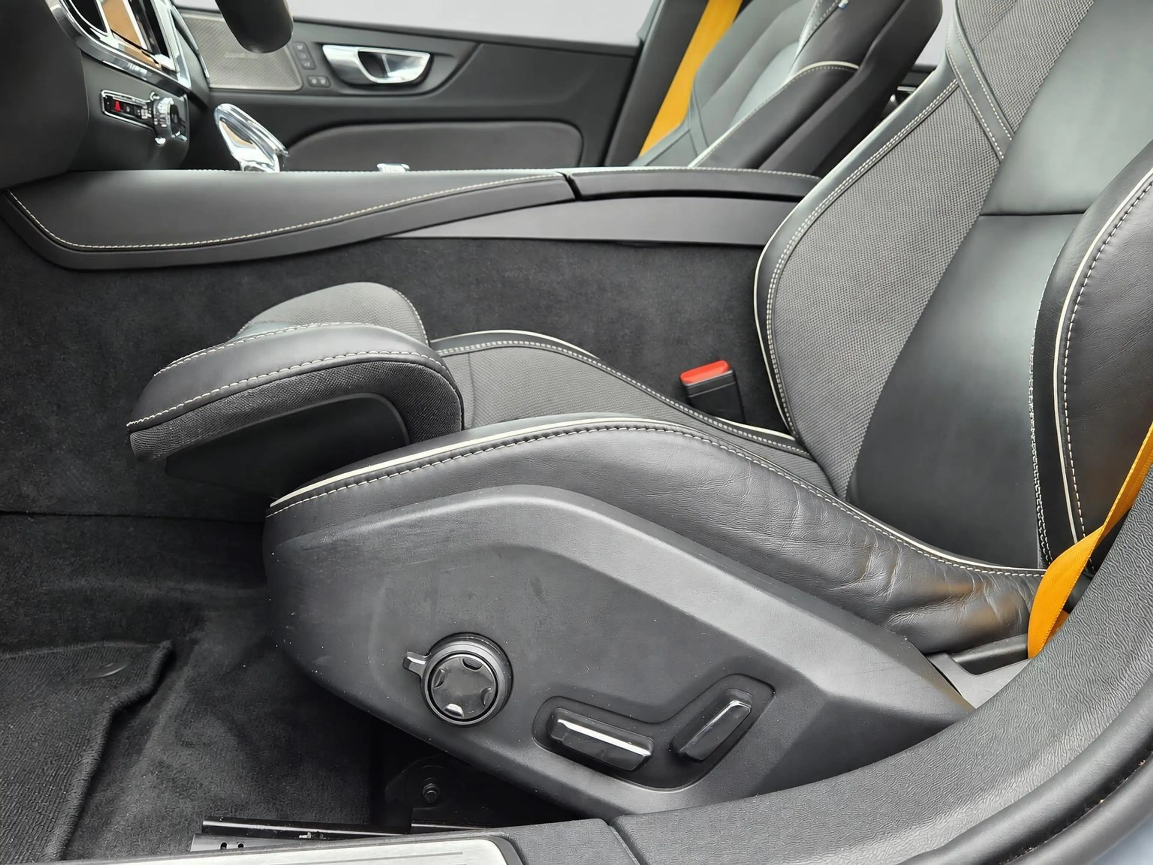 Volvo V60 T8 AWD Polestar Engineered | Trekhaak | Origineel — photo 9