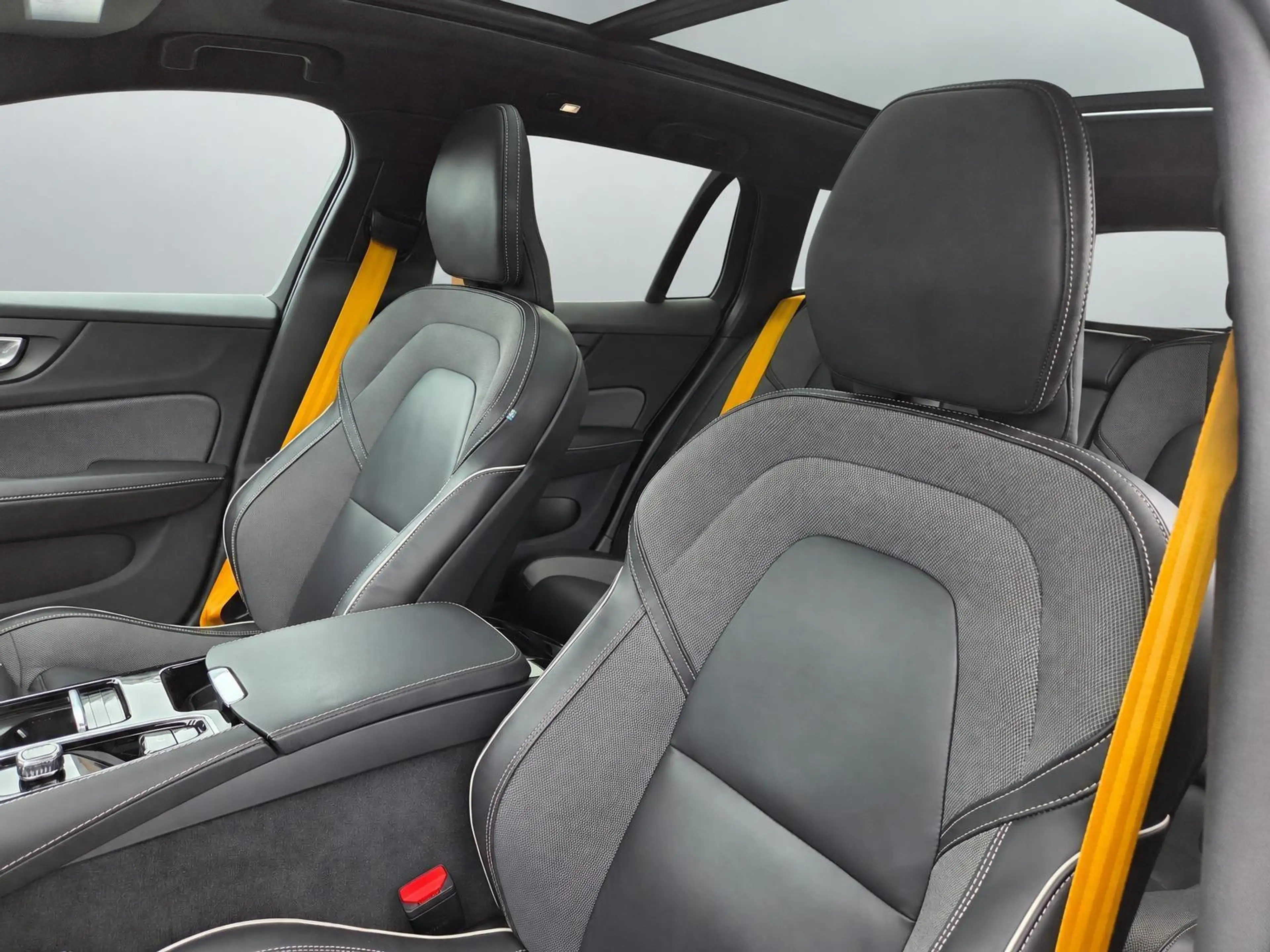 Volvo V60 T8 AWD Polestar Engineered | Trekhaak | Origineel — photo 8