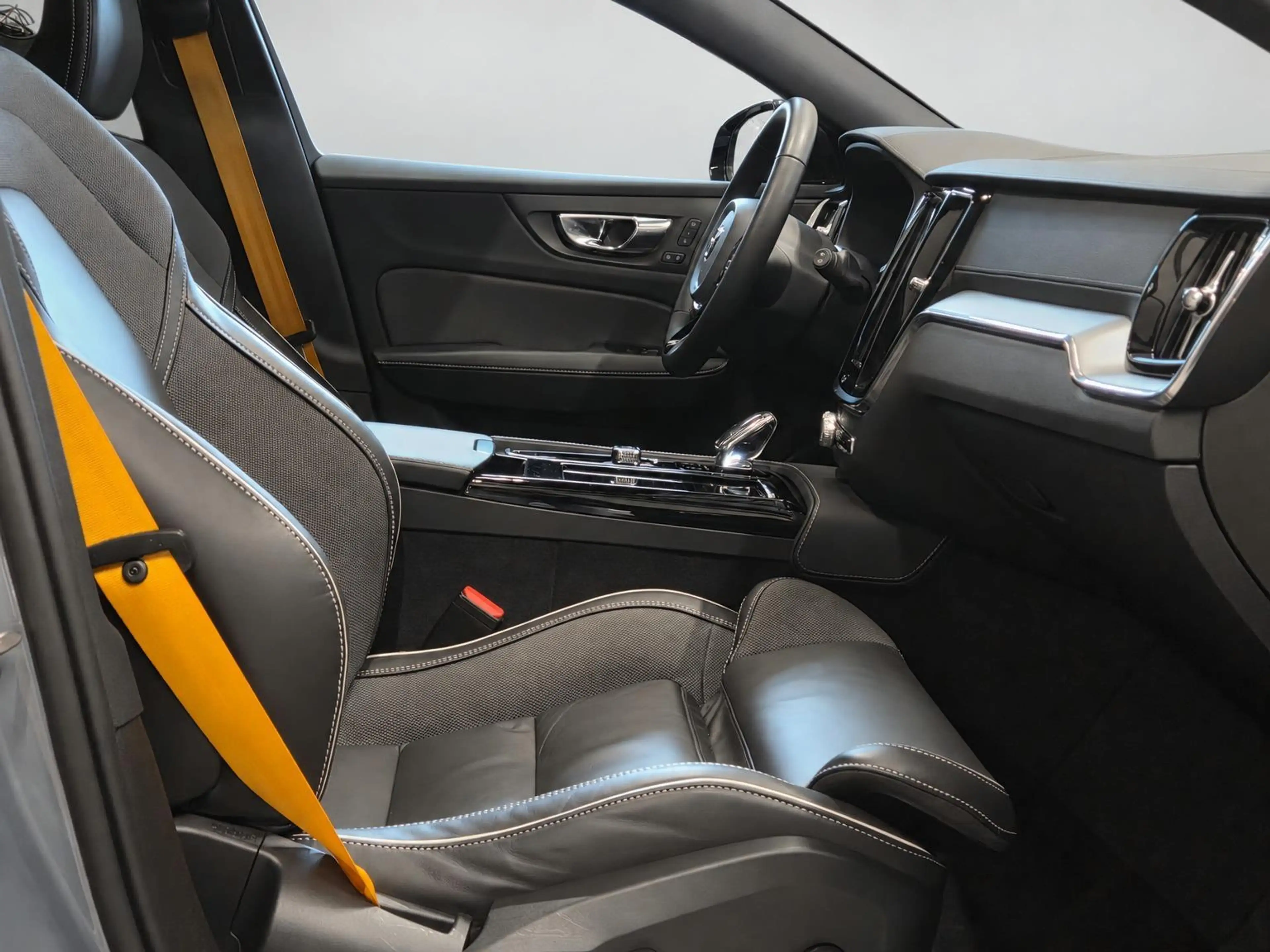 Volvo V60 T8 AWD Polestar Engineered | Trekhaak | Origineel — photo 19