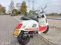 Vespa GTS Super 300 i.e. - thumbnail 4