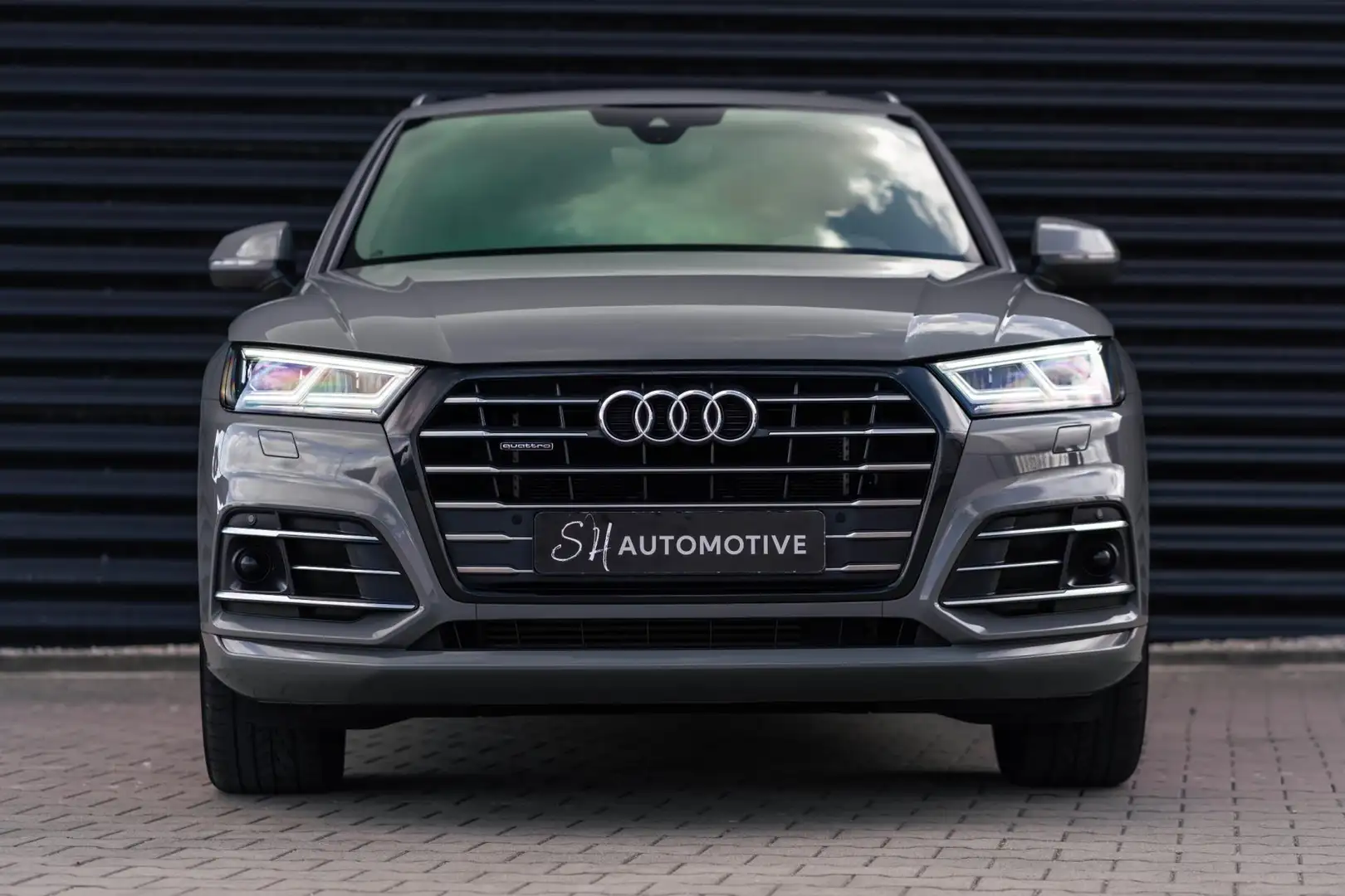 Audi Q5 55 TFSI e Quattro Competition / Quantum / PANO / L Gris - 2