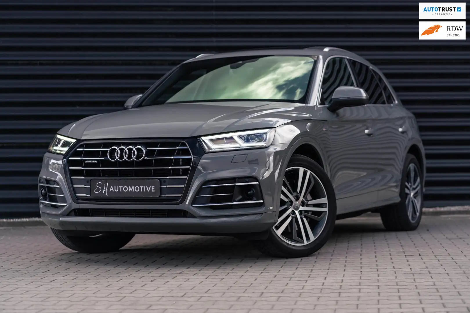 Audi Q5 55 TFSI e Quattro Competition / Quantum / PANO / L Gris - 1