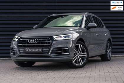 Audi Q5 55 TFSI e Quattro Competition / Quantum / PANO / L